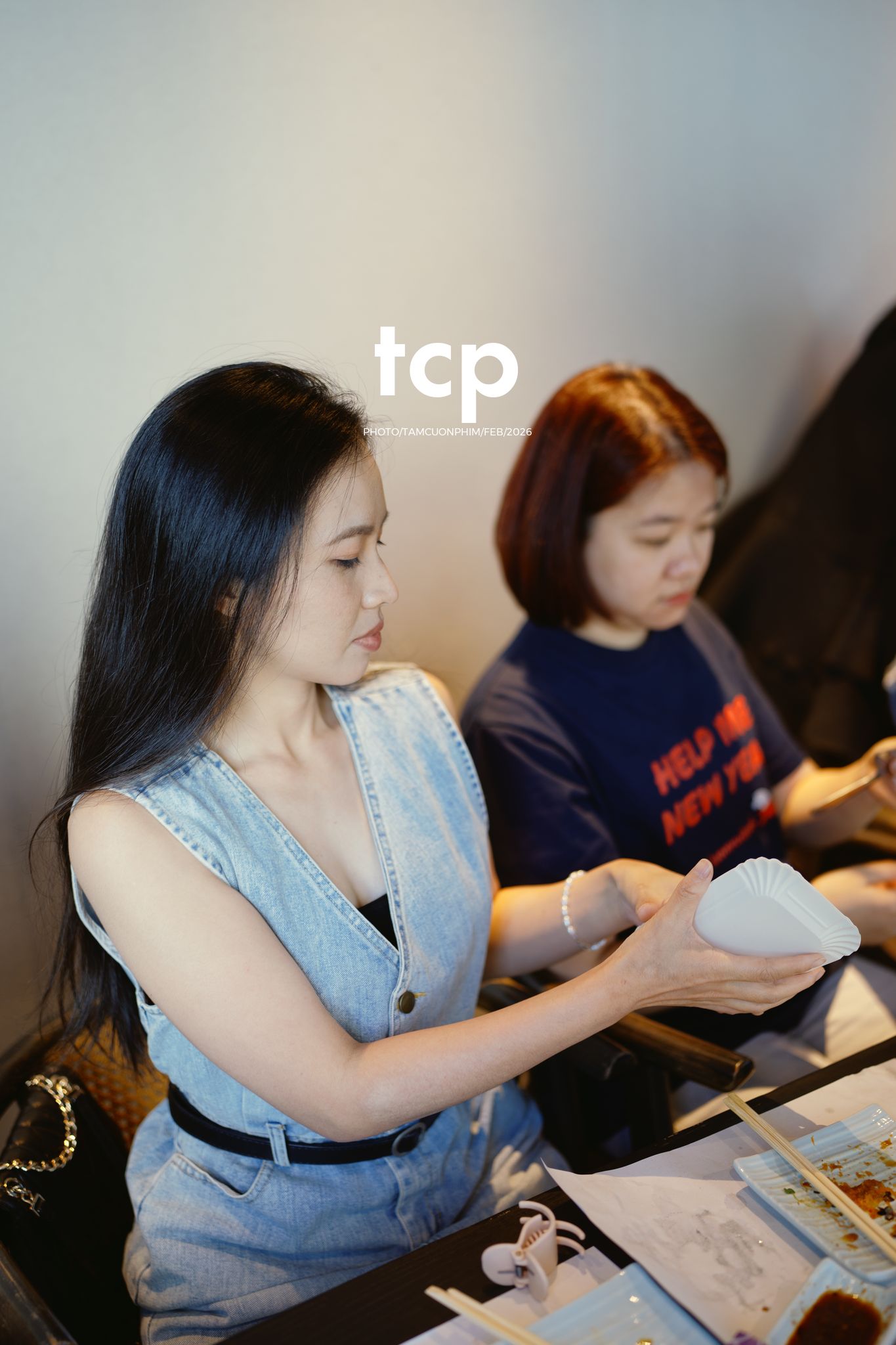 Tám Cuộn Phim - Hơi ấm buổi tiệc thân mật