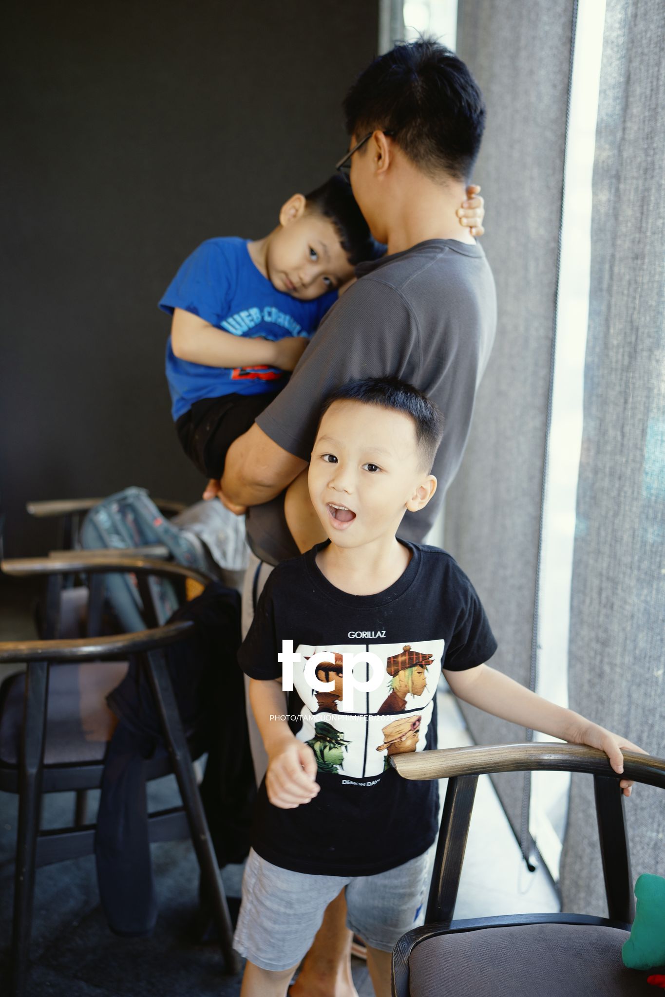 Tám Cuộn Phim - Hơi ấm buổi tiệc thân mật