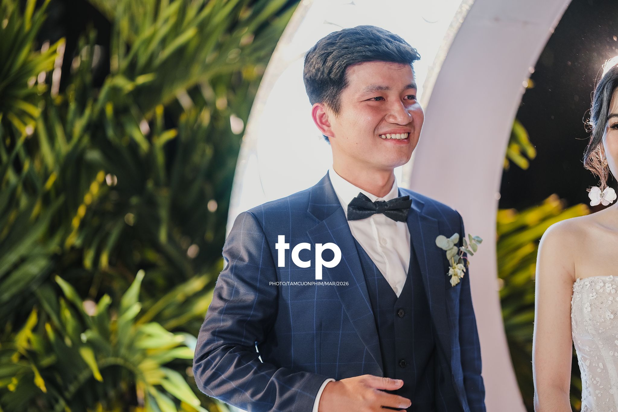 Tám Cuộn Phim - Ai mà chẳng thấy rung động trước những nụ cười hạnh phúc trong ngày trọng đại nhất đời mình chứ?