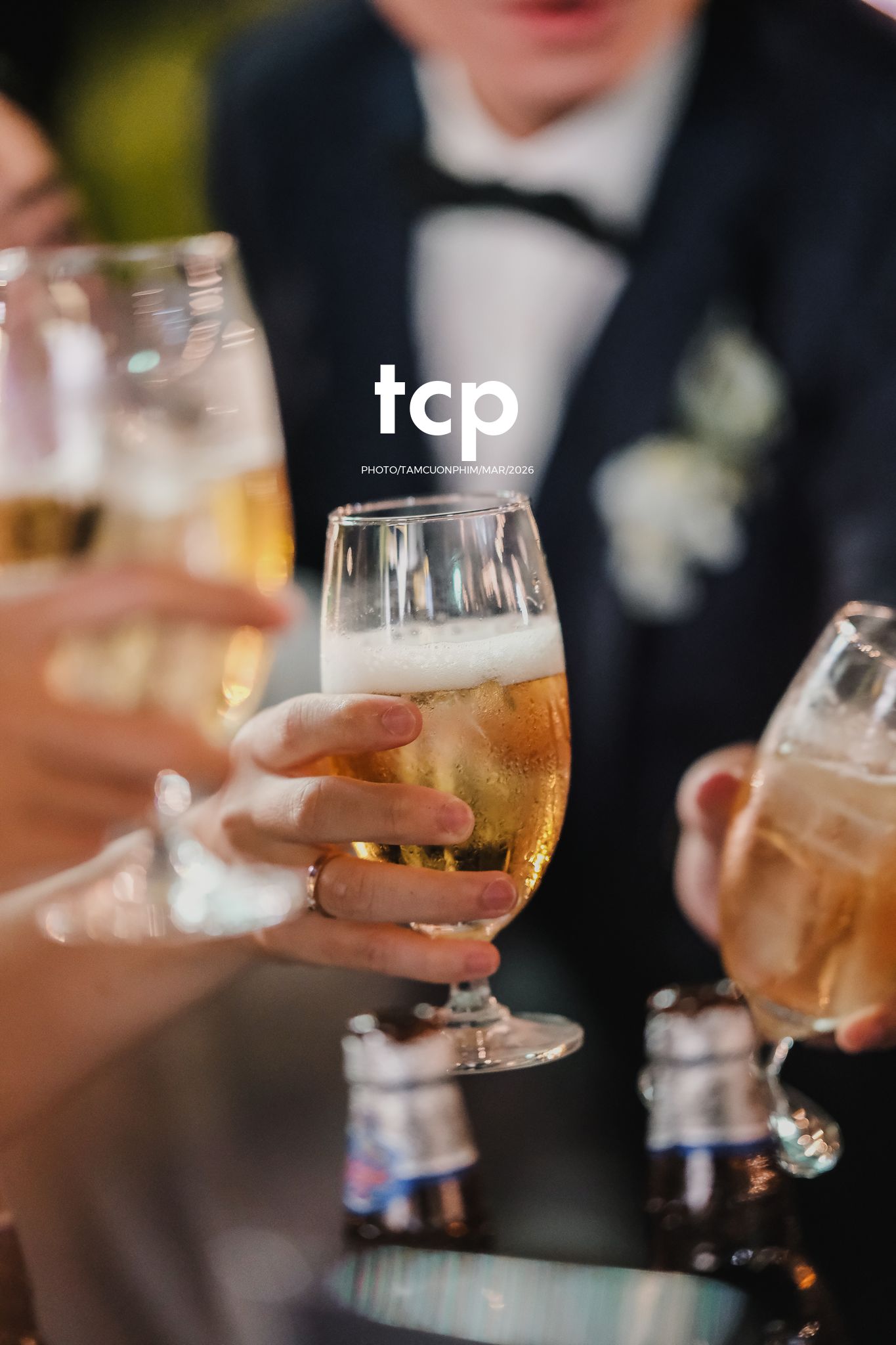 Tám Cuộn Phim - Ai mà chẳng thấy rung động trước những nụ cười hạnh phúc trong ngày trọng đại nhất đời mình chứ?