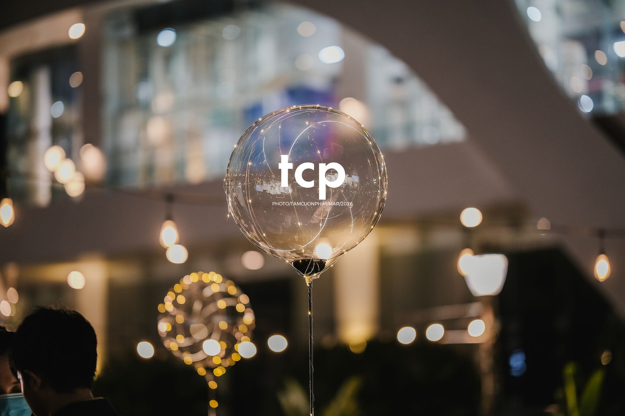 Tám Cuộn Phim - Ai mà chẳng thấy rung động trước những nụ cười hạnh phúc trong ngày trọng đại nhất đời mình chứ?