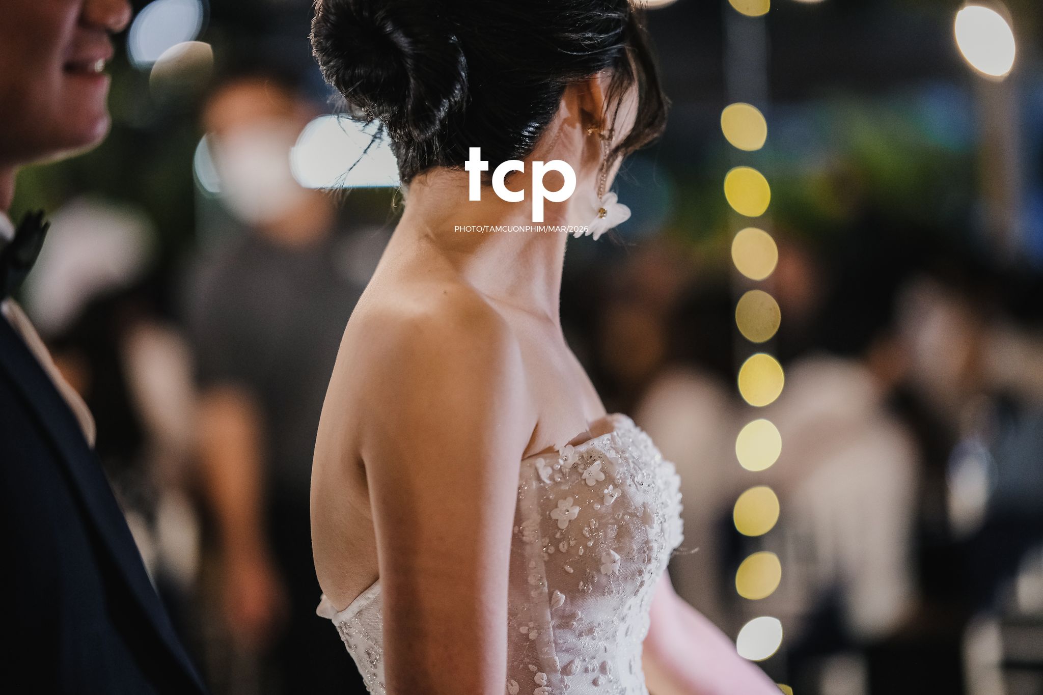 Tám Cuộn Phim - Ai mà chẳng thấy rung động trước những nụ cười hạnh phúc trong ngày trọng đại nhất đời mình chứ?