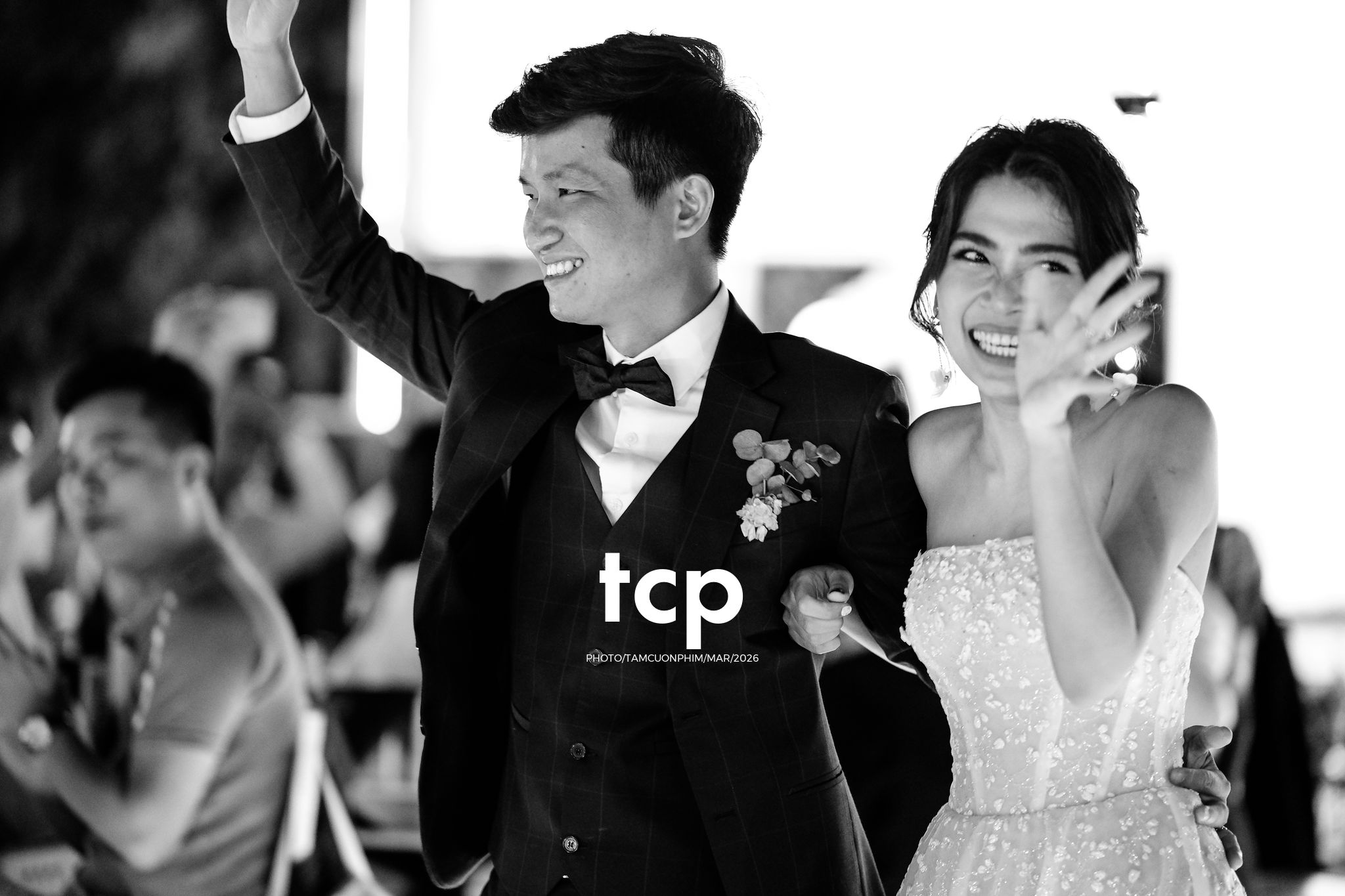 Tám Cuộn Phim - Ai mà chẳng thấy rung động trước những nụ cười hạnh phúc trong ngày trọng đại nhất đời mình chứ?