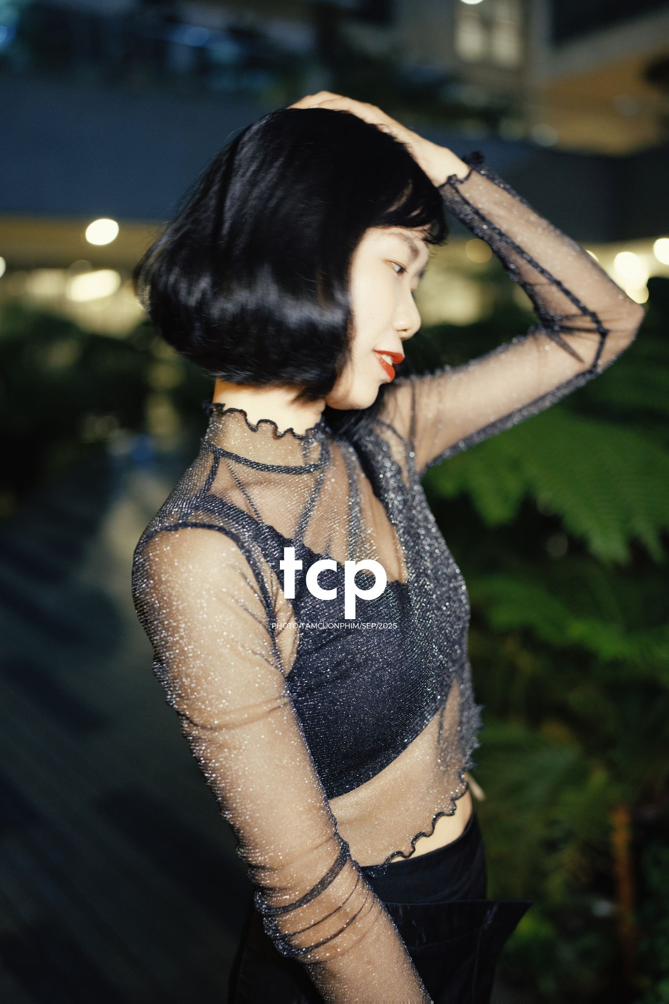 Tám Cuộn Phim - Nhịp thở đô thị về đêm