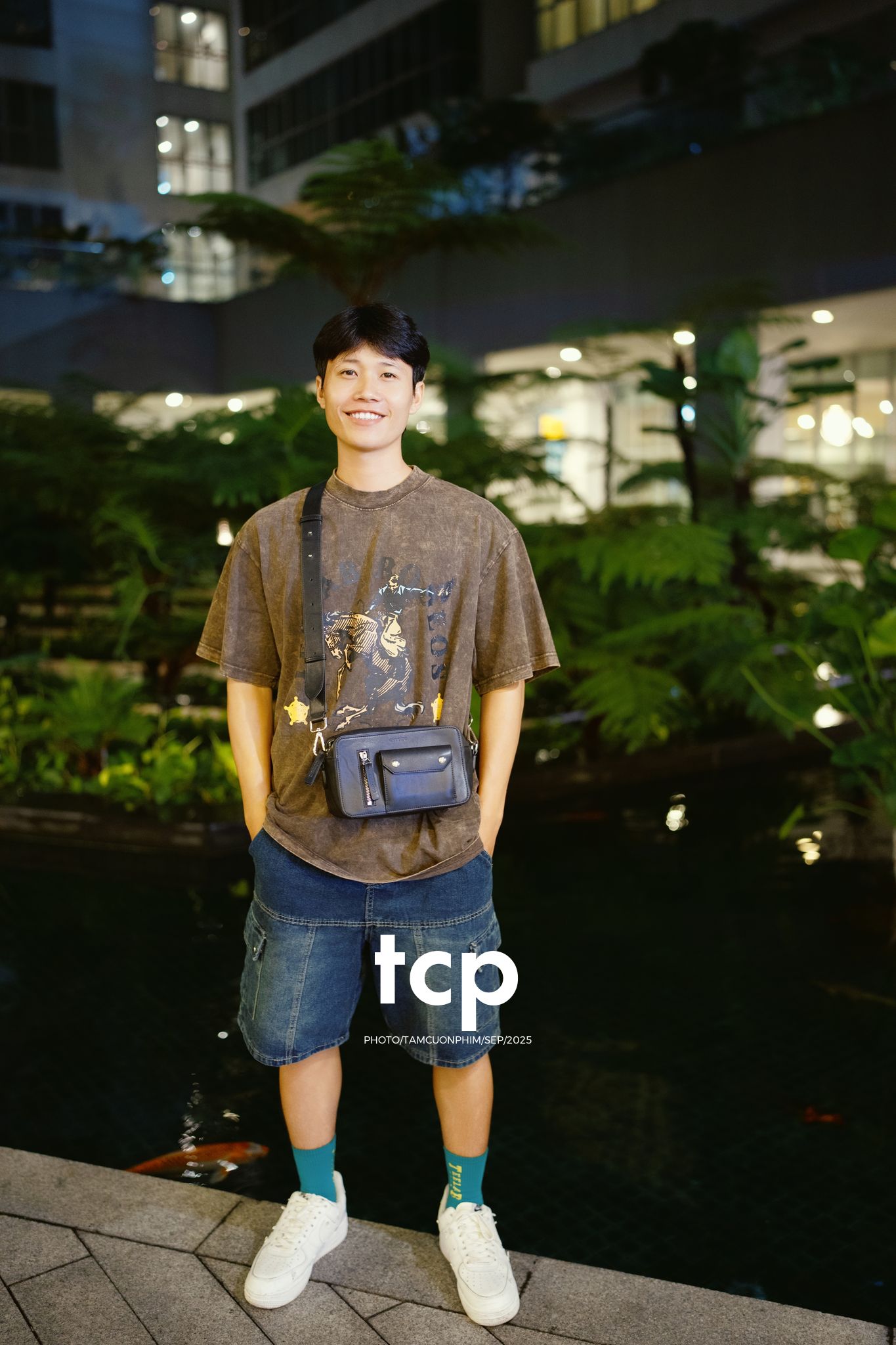 Tám Cuộn Phim - Nhịp thở đô thị về đêm