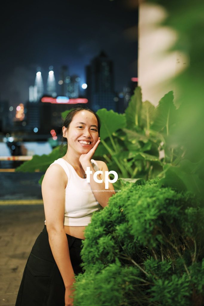 Tám Cuộn Phim - Nhịp thở đô thị về đêm