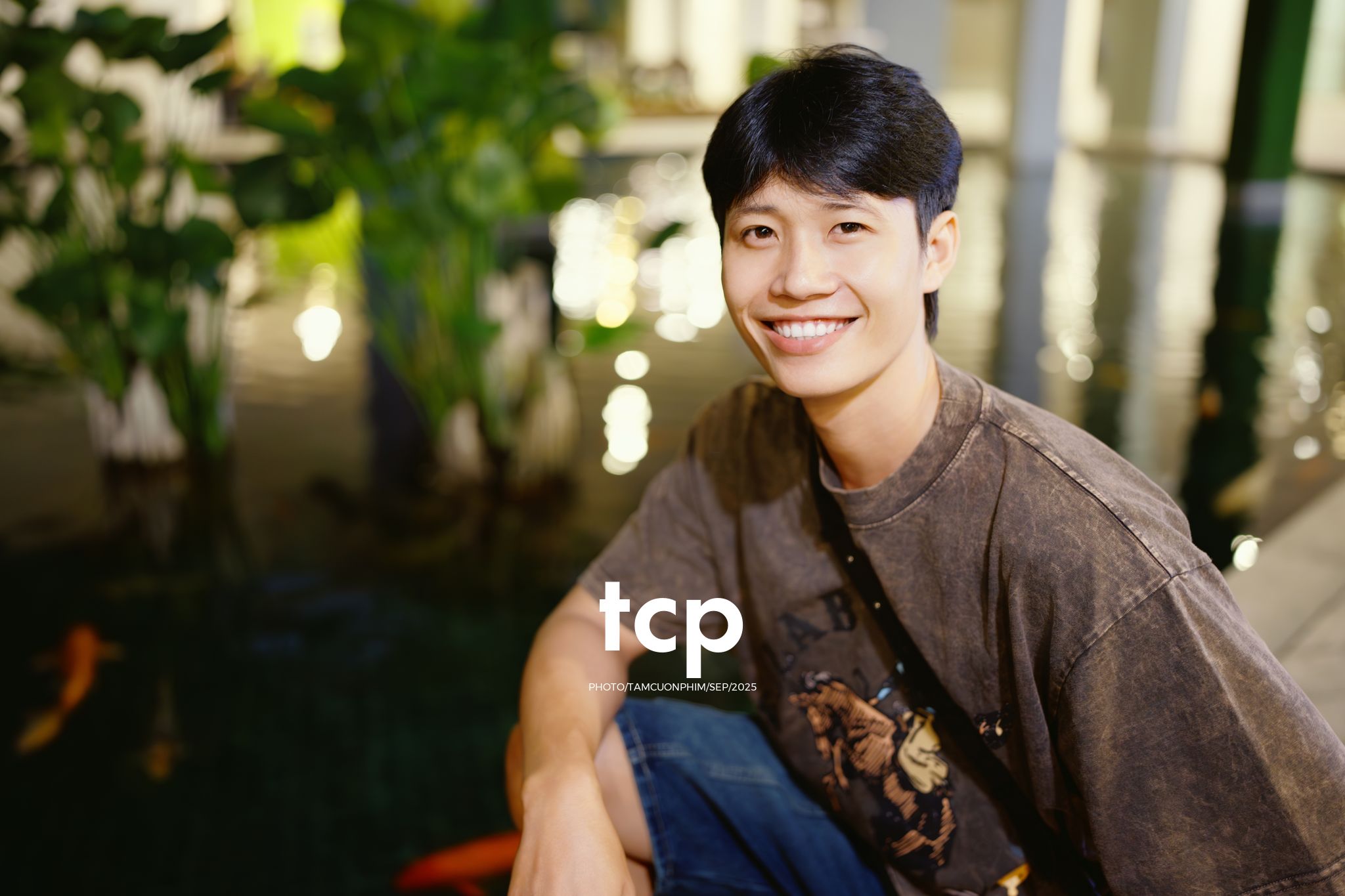 Tám Cuộn Phim - Nhịp thở đô thị về đêm