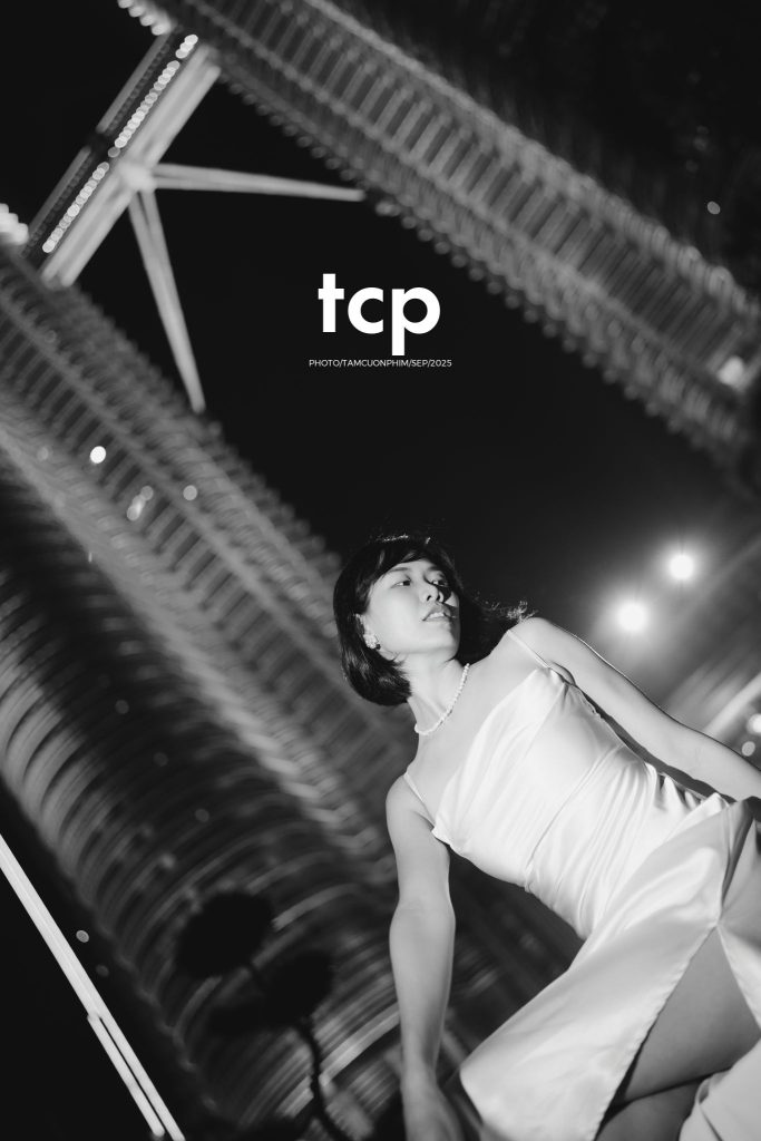 Tám Cuộn Phim - Nhịp thở đô thị về đêm