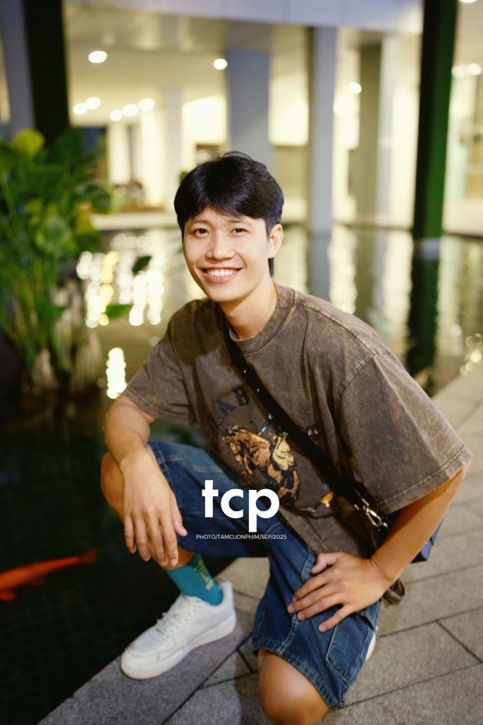 Tám Cuộn Phim - Nhịp thở đô thị về đêm