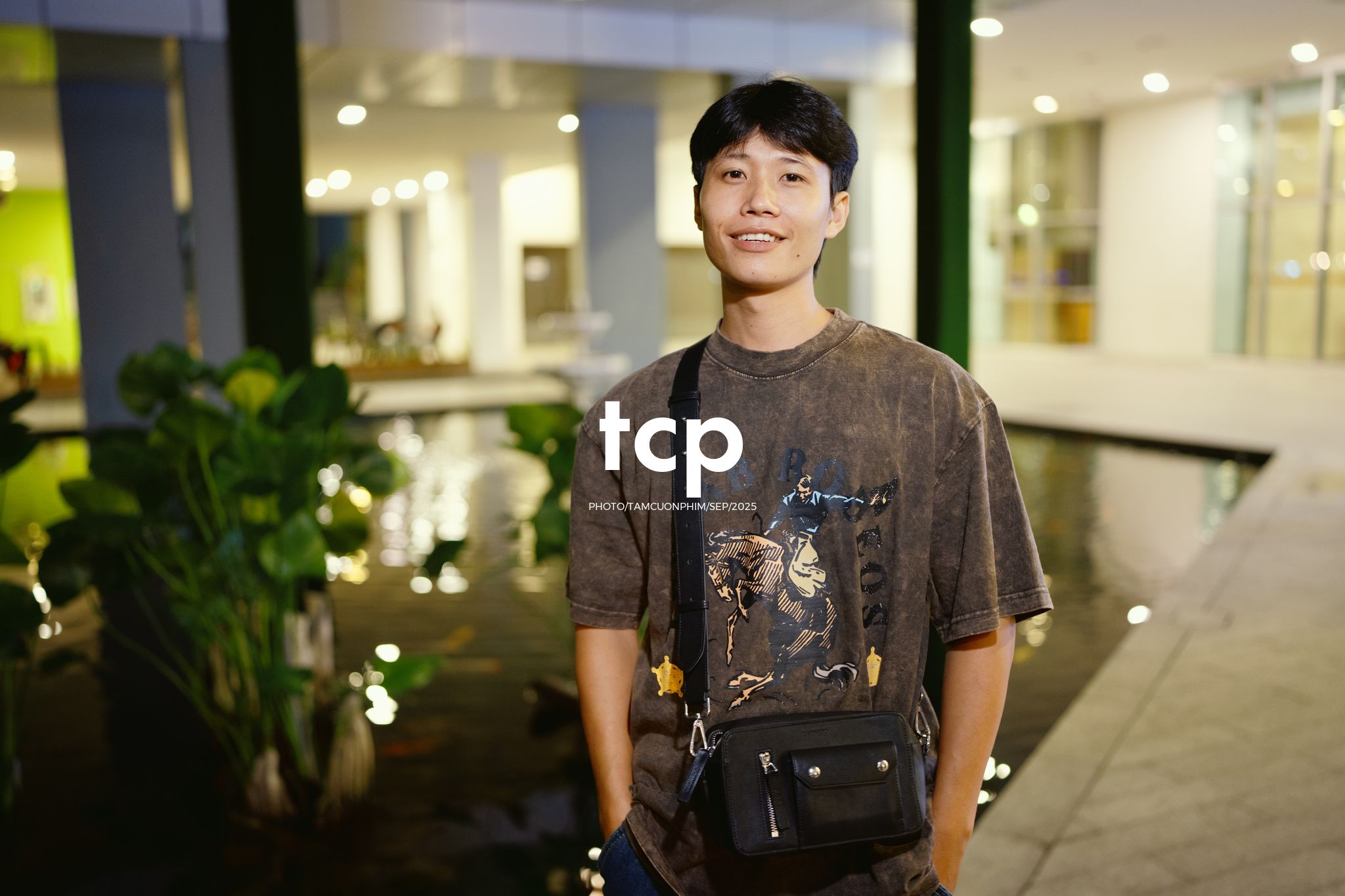 Tám Cuộn Phim - Nhịp thở đô thị về đêm