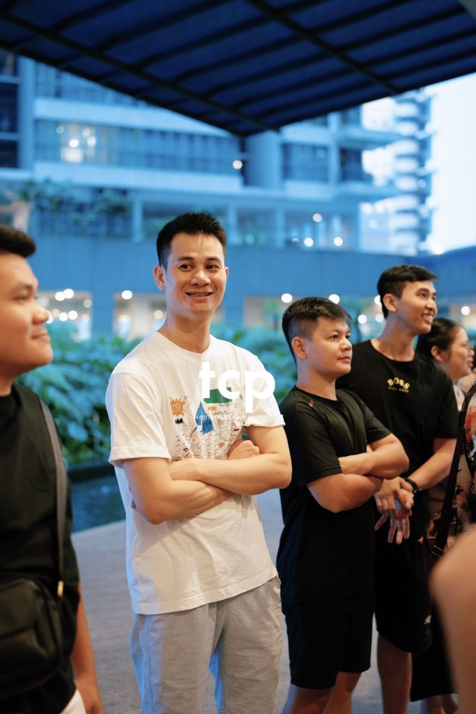 Tám Cuộn Phim - Nhịp thở đô thị về đêm