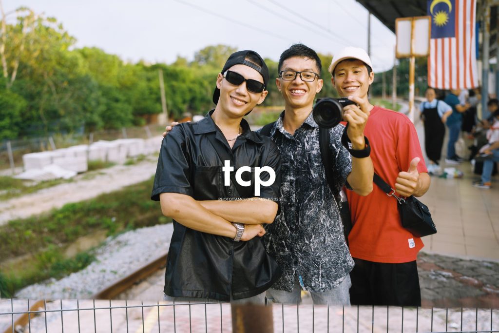 Tám Cuộn Phim - Chill hết nấc với chuyến đi dạo đầy nắng vàng