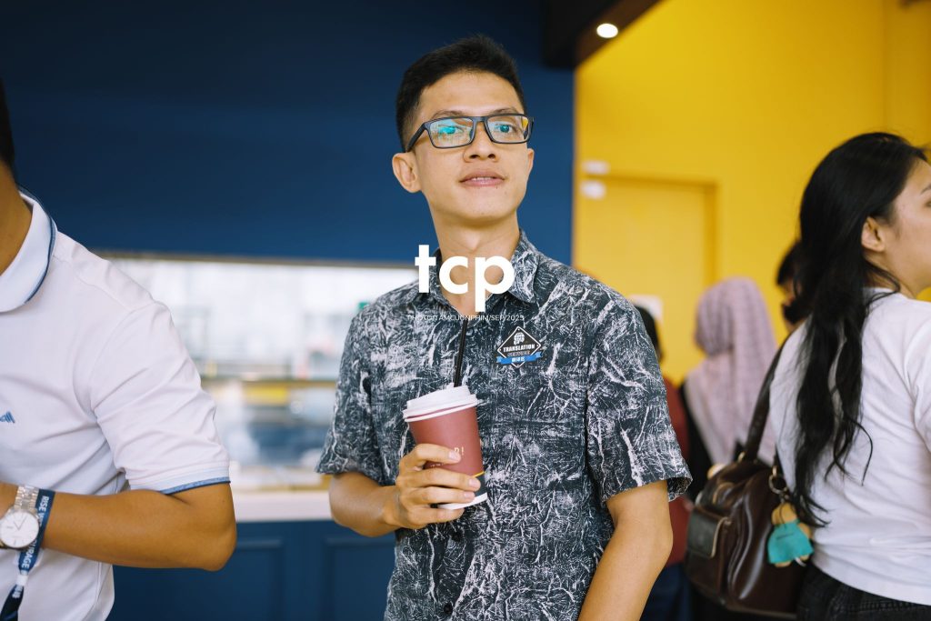 Tám Cuộn Phim - Chuyện những "chú chim di cư" ở trạm dừng chân Malaysia