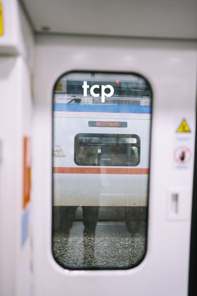 Tám Cuộn Phim - Nhịp điệu đường ray