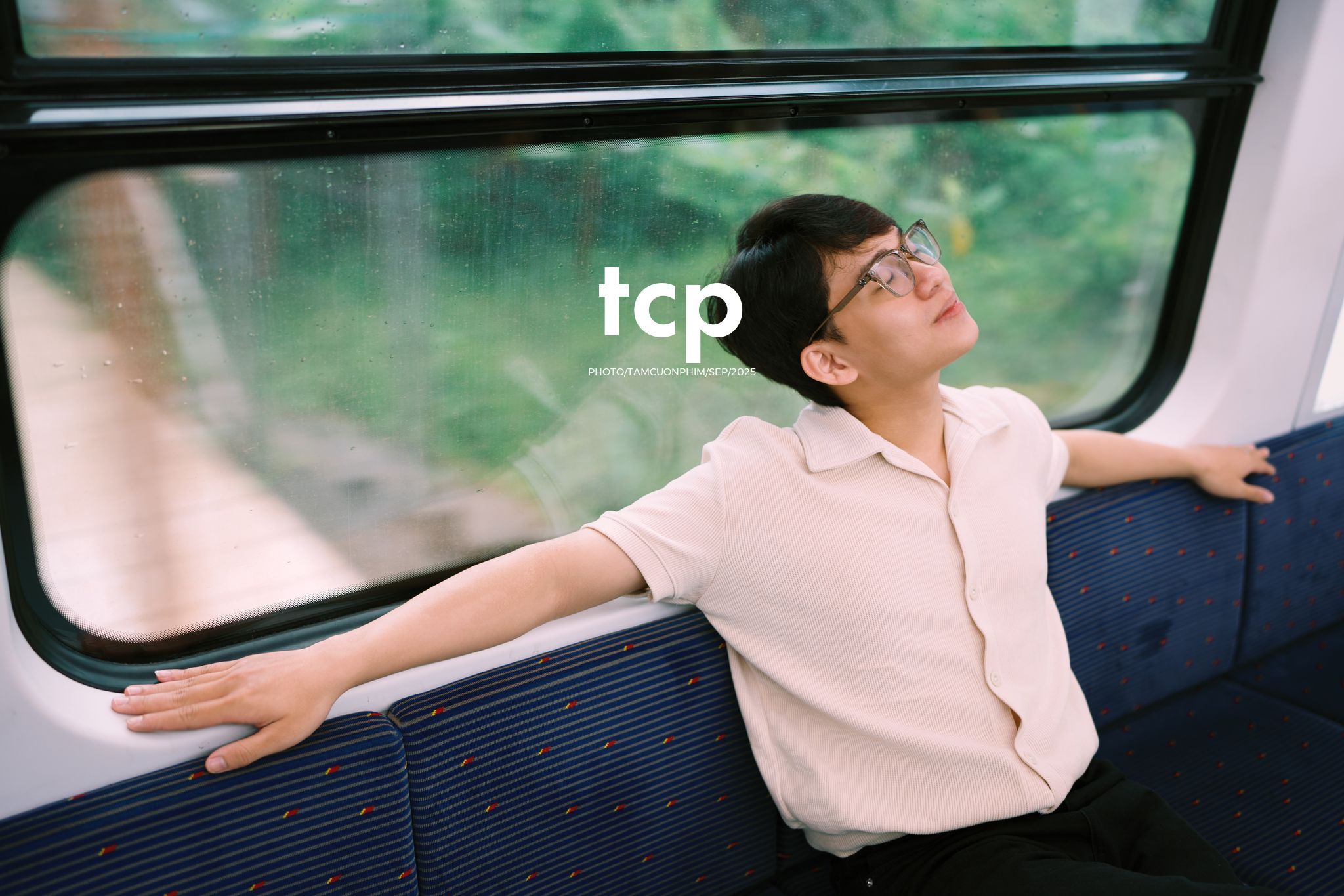 Tám Cuộn Phim - Nhịp điệu đường ray