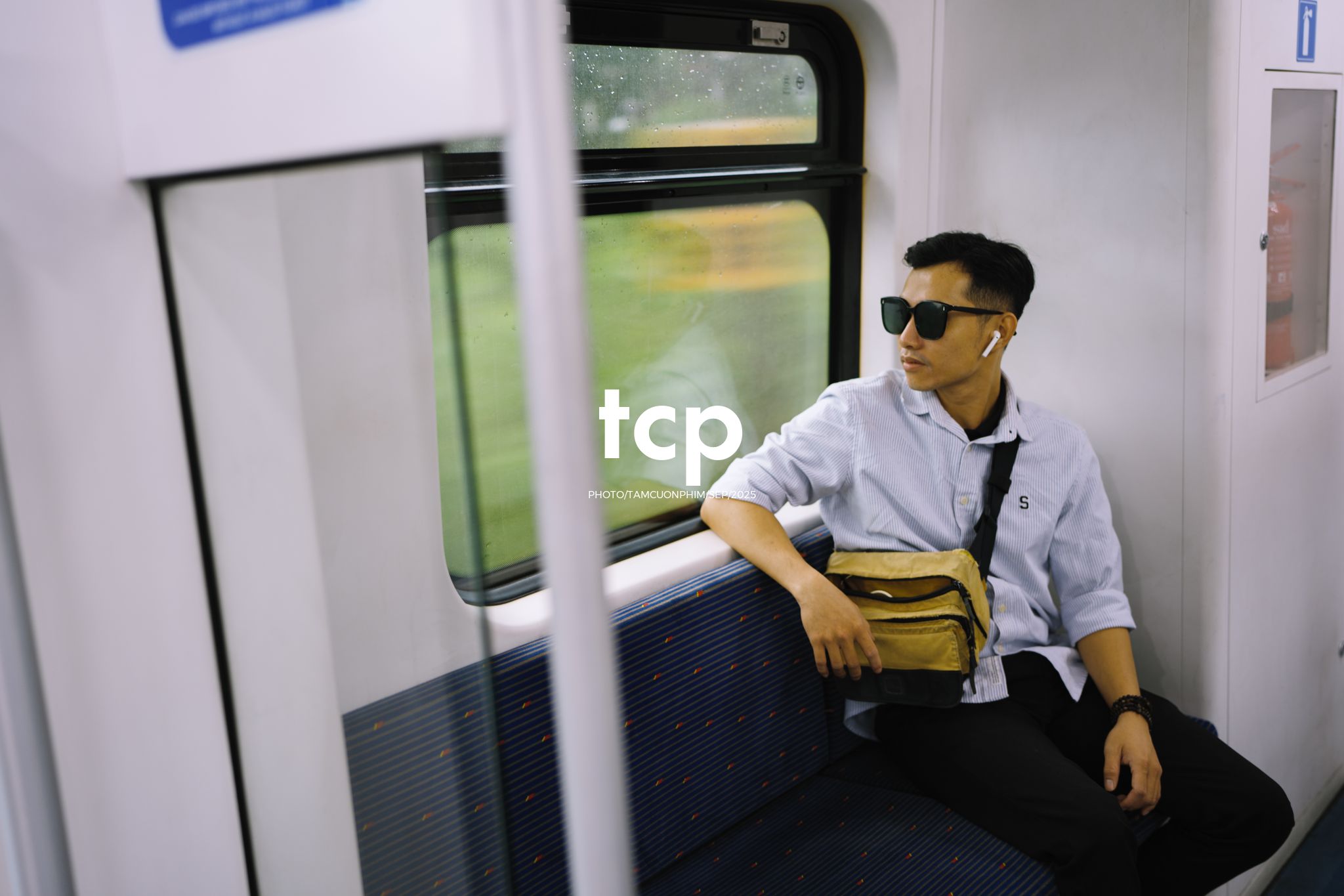 Tám Cuộn Phim - Nhịp điệu đường ray