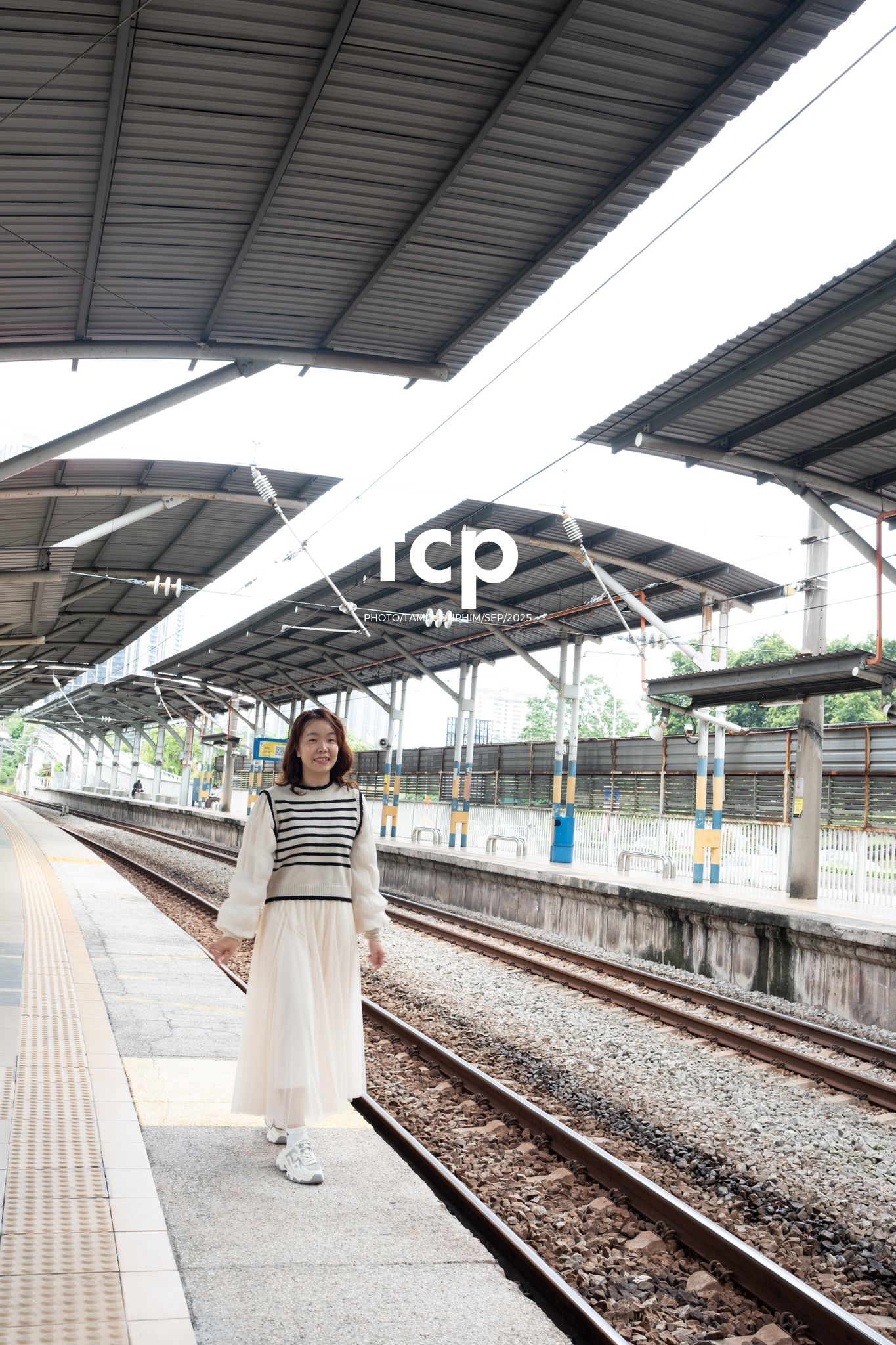 Tám Cuộn Phim - Nhịp điệu đường ray