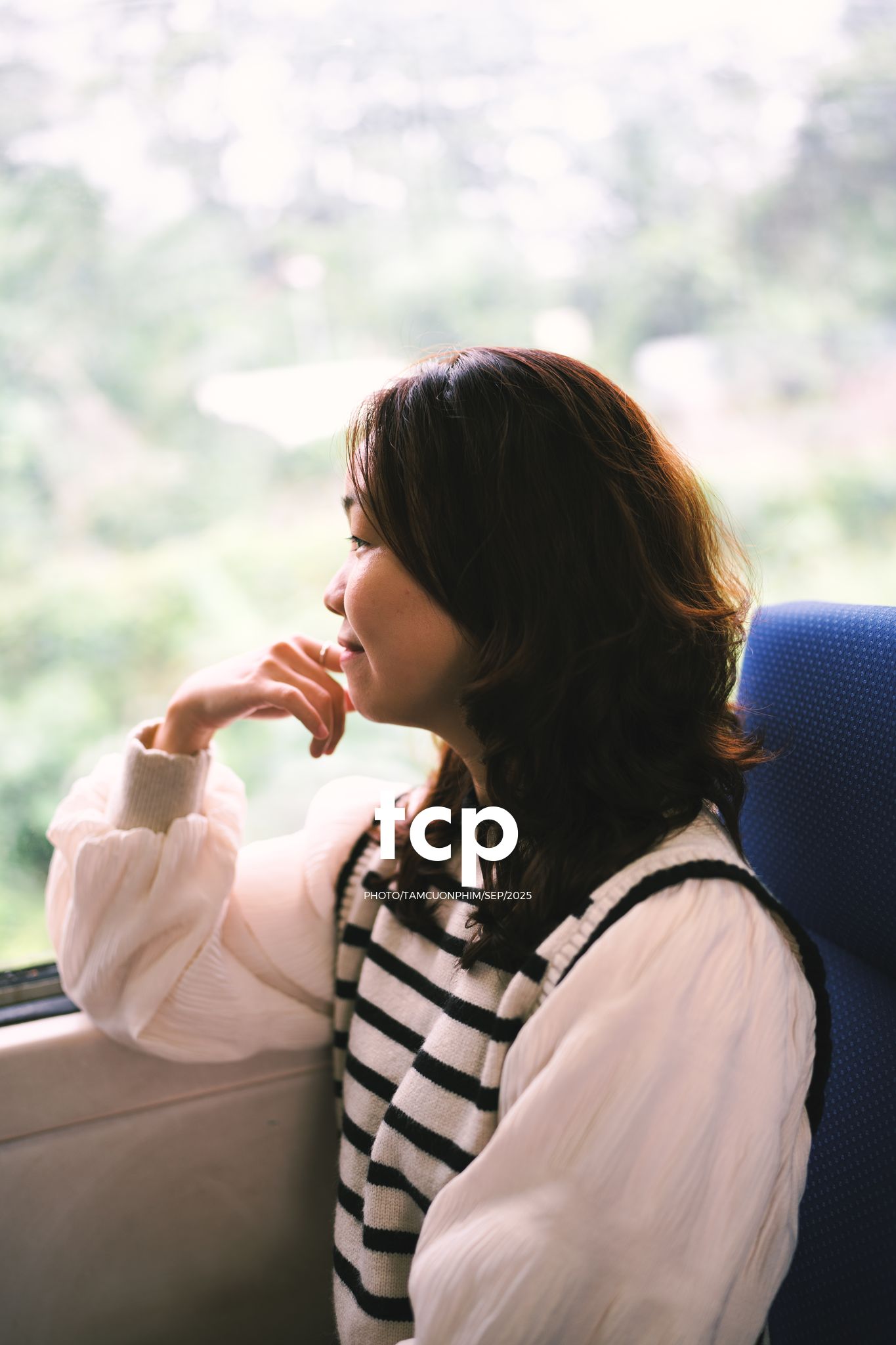 Tám Cuộn Phim - Nhịp điệu đường ray