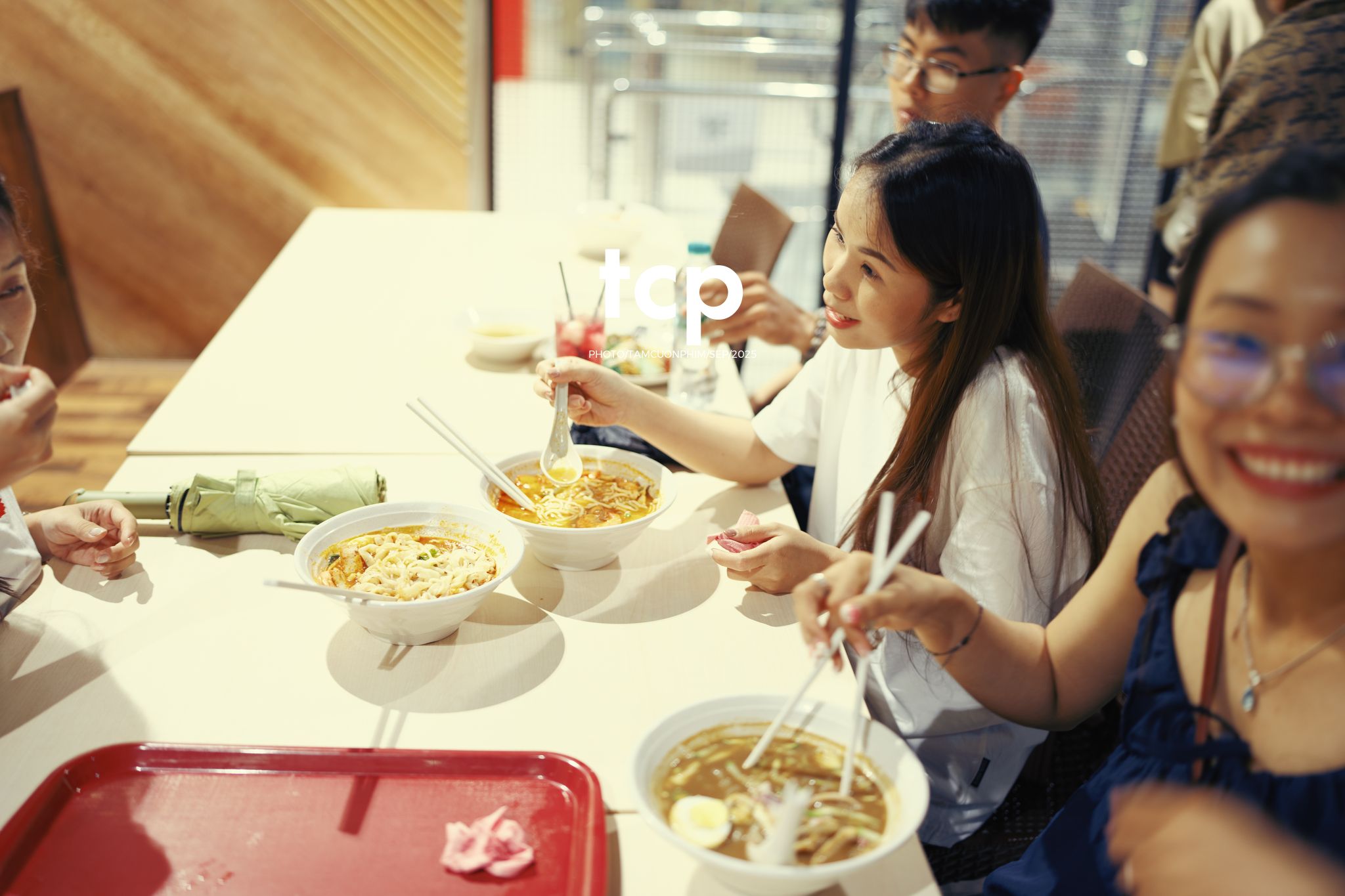 Tám Cuộn Phim - Những kết nối ngọt ngào bên bàn ăn