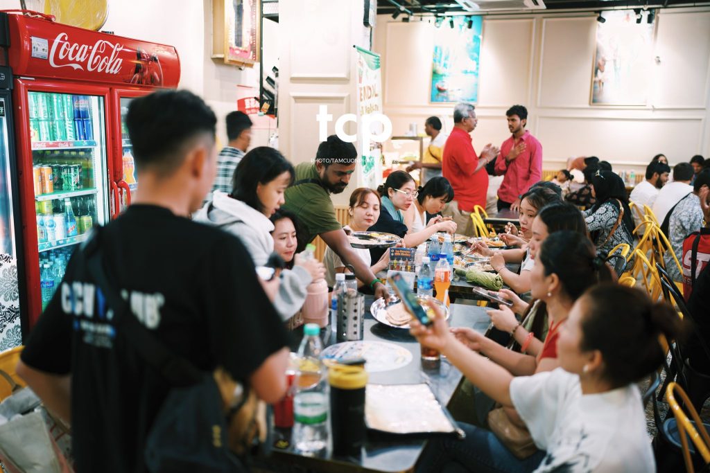 Tám Cuộn Phim - Những kết nối ngọt ngào bên bàn ăn