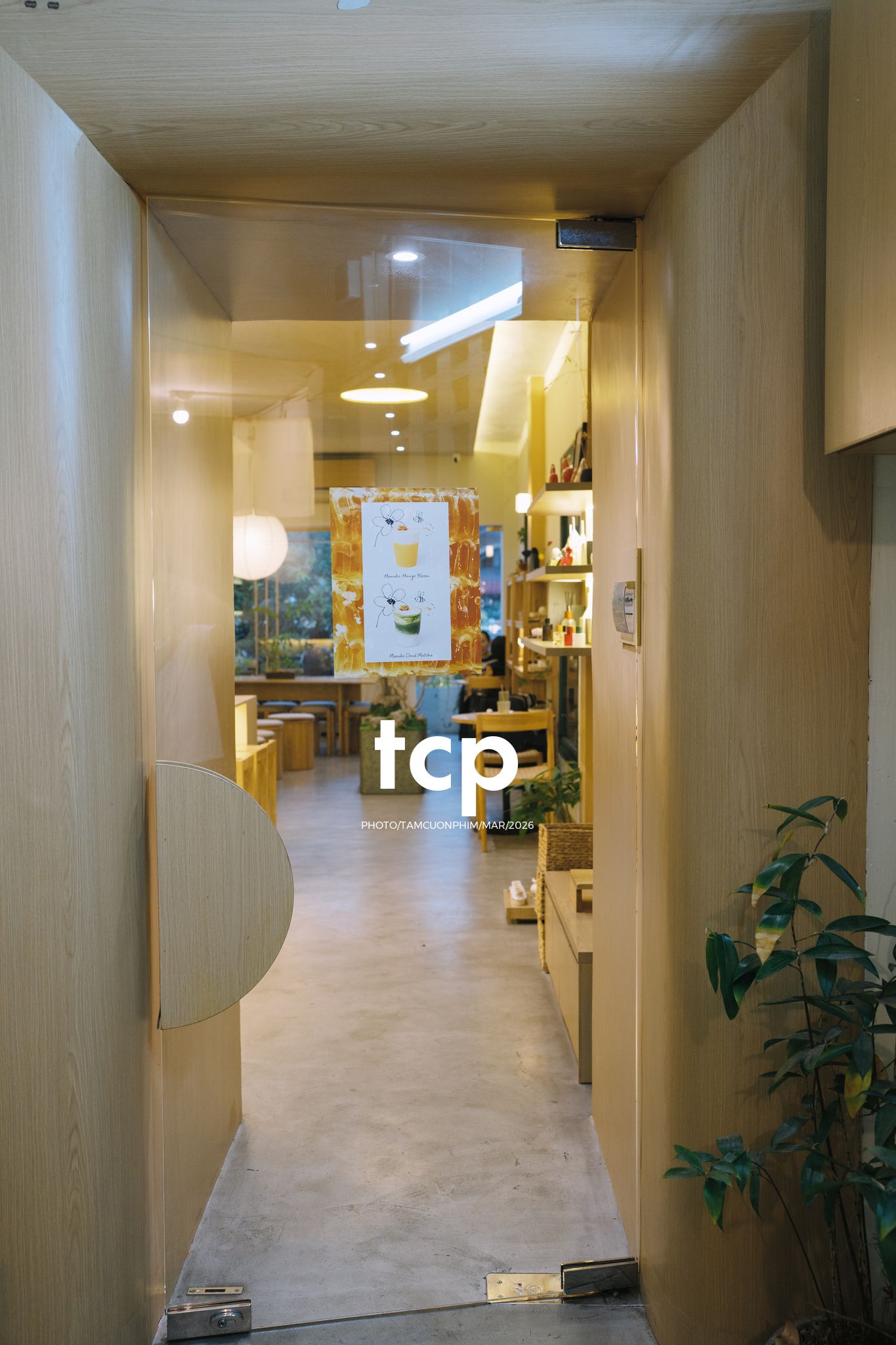 Tám Cuộn Phim - Những khoảnh khắc kết nối đầy yêu thương