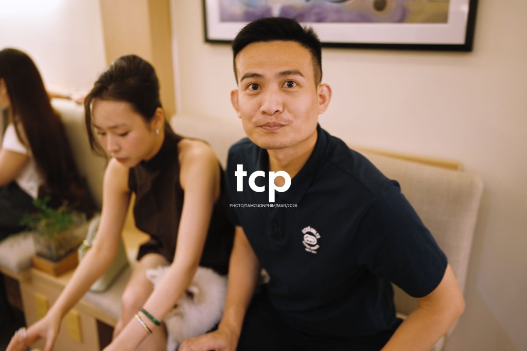Tám Cuộn Phim - Những khoảnh khắc kết nối đầy yêu thương