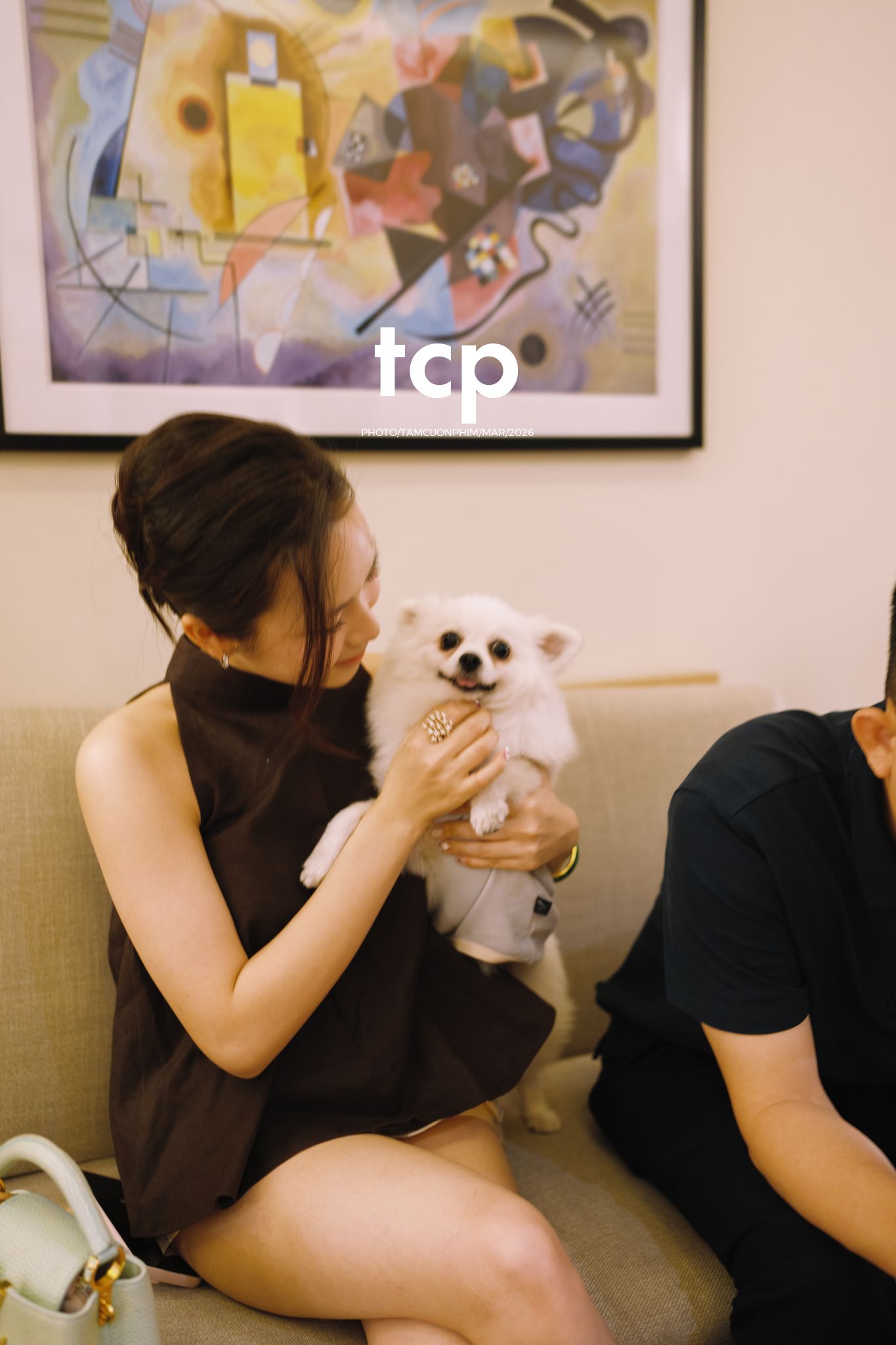 Tám Cuộn Phim - Những khoảnh khắc kết nối đầy yêu thương