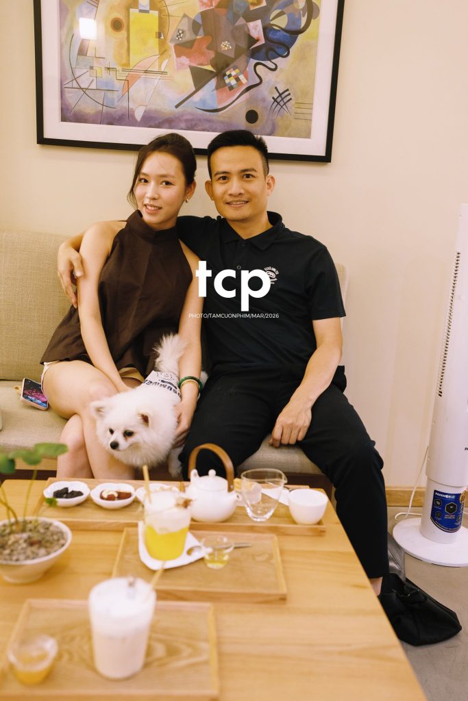 Tám Cuộn Phim - Những khoảnh khắc kết nối đầy yêu thương