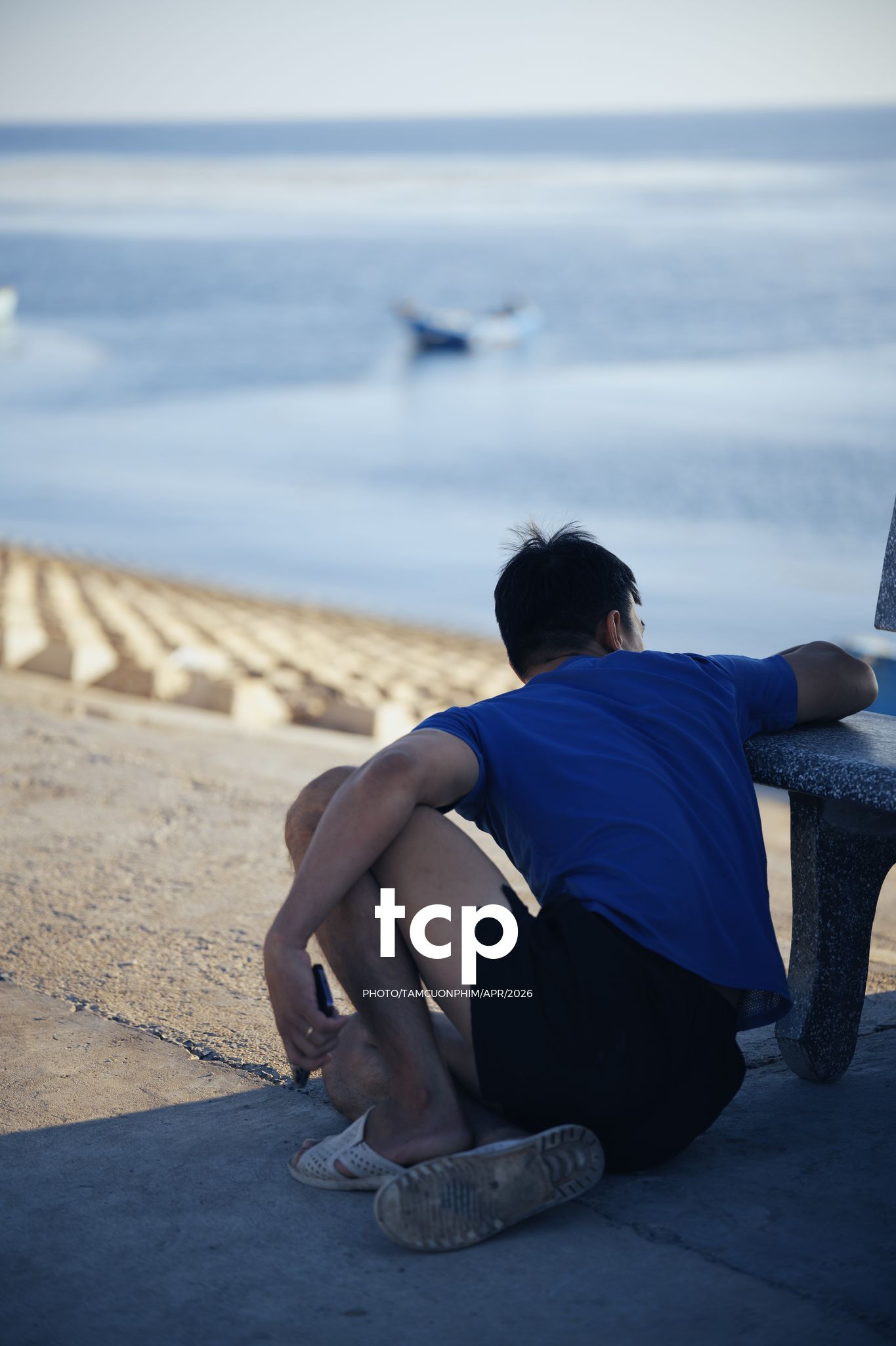 Tám Cuộn Phim - Nắng Gió Giữa Miền Viễn Hải