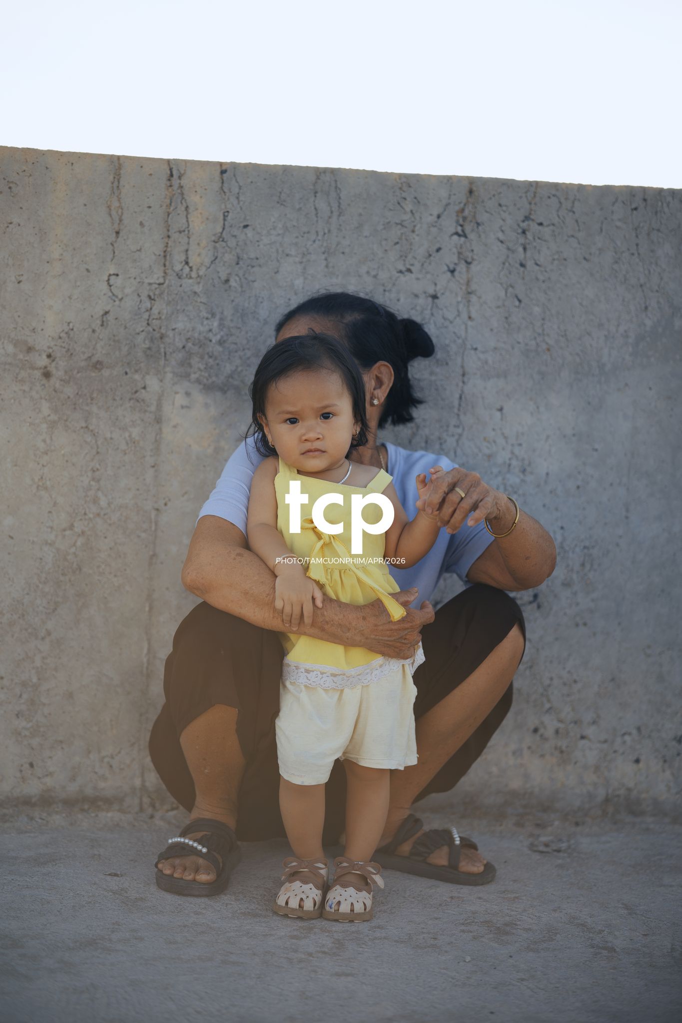 Tám Cuộn Phim - Nắng Gió Giữa Miền Viễn Hải