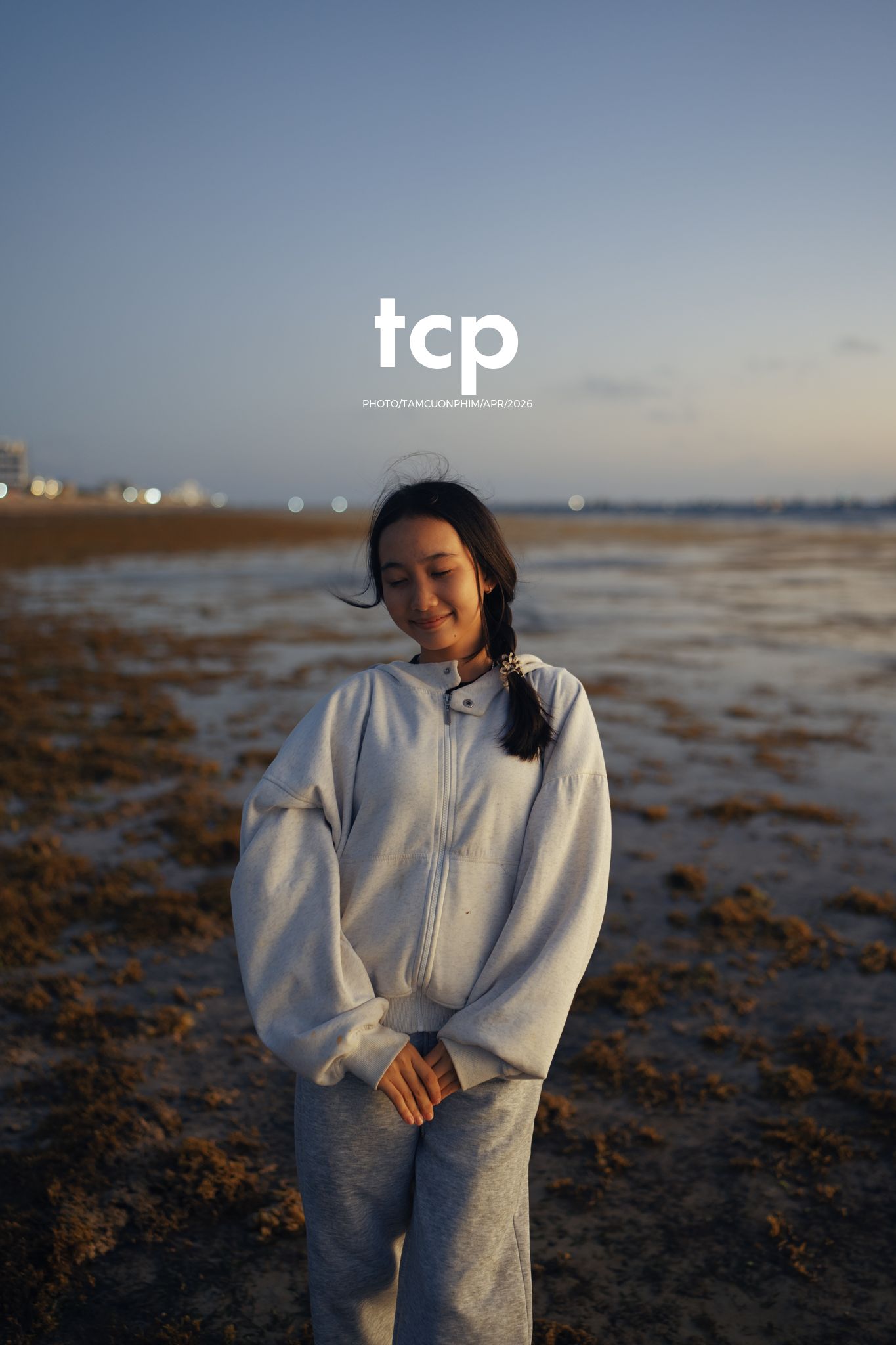Tám Cuộn Phim - "Nhìn kìa, con này lạ quá!"