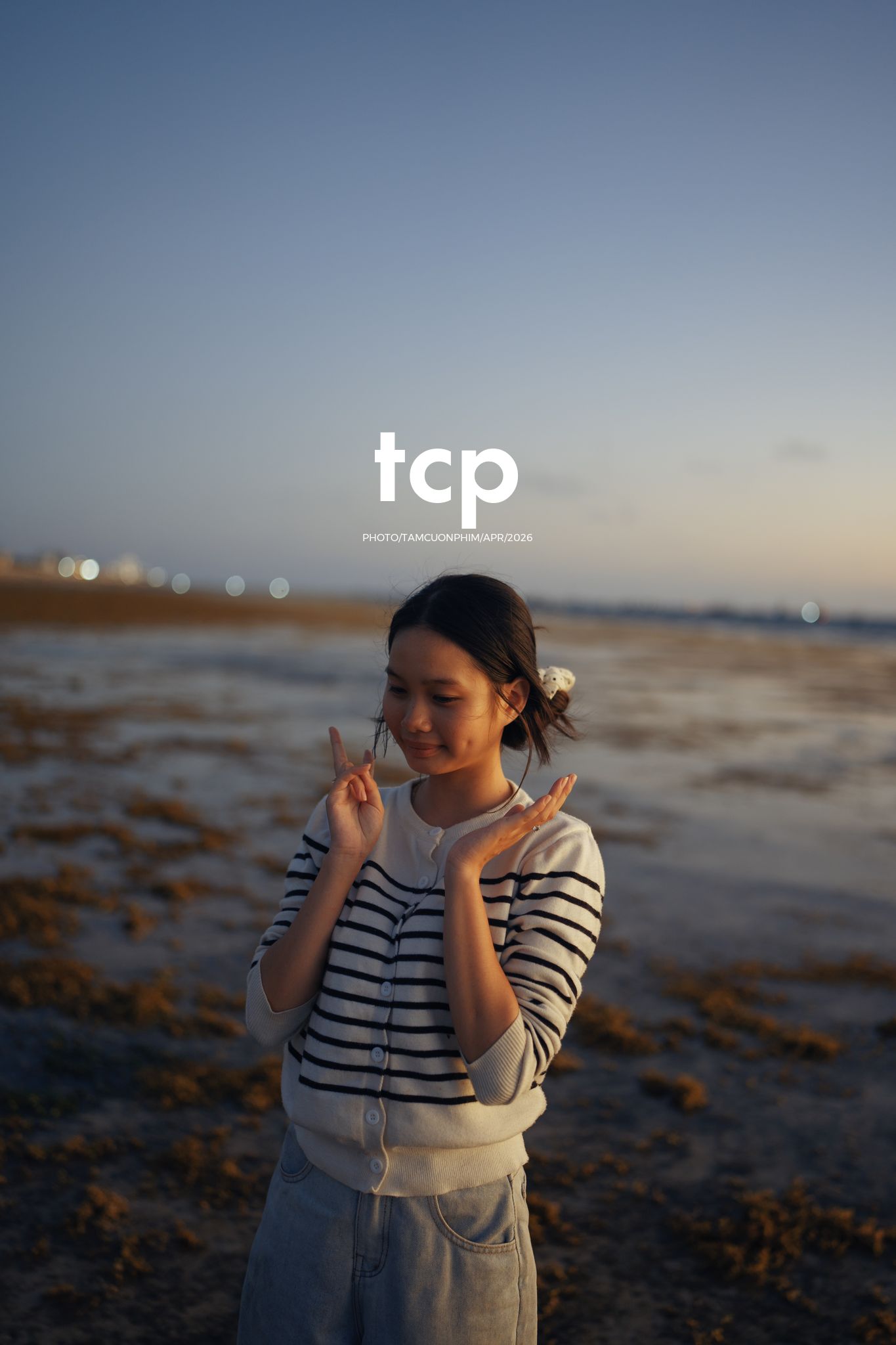 Tám Cuộn Phim - "Nhìn kìa, con này lạ quá!"