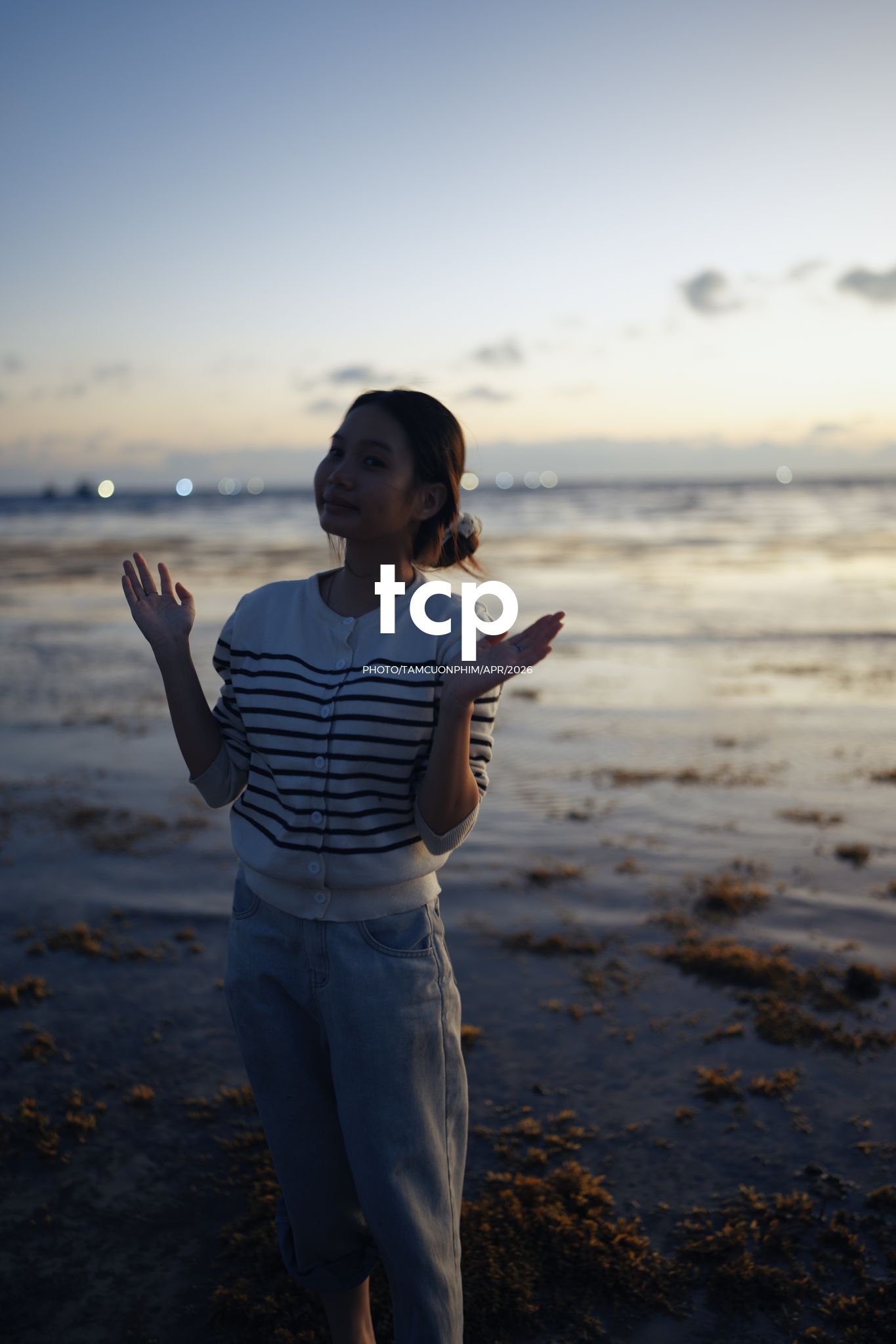 Tám Cuộn Phim - "Nhìn kìa, con này lạ quá!"