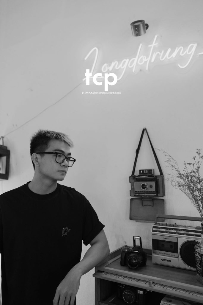 Tám Cuộn Phim - Có bao giờ bạn thấy lòng bình yên chỉ nhờ một ly cà phê chiều không?