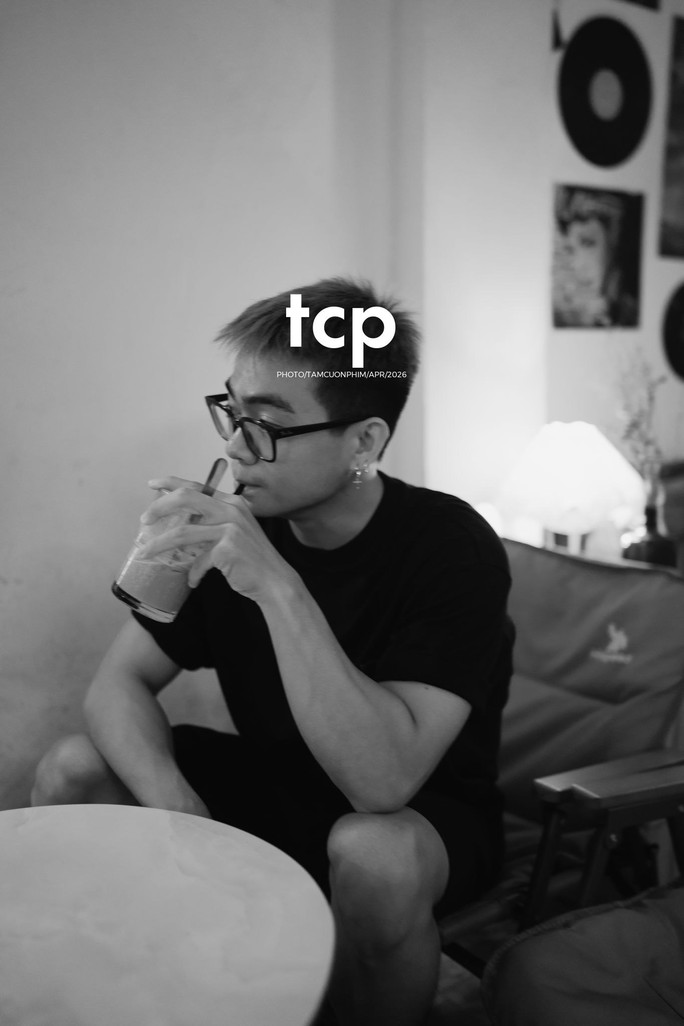 Tám Cuộn Phim - Có bao giờ bạn thấy lòng bình yên chỉ nhờ một ly cà phê chiều không?