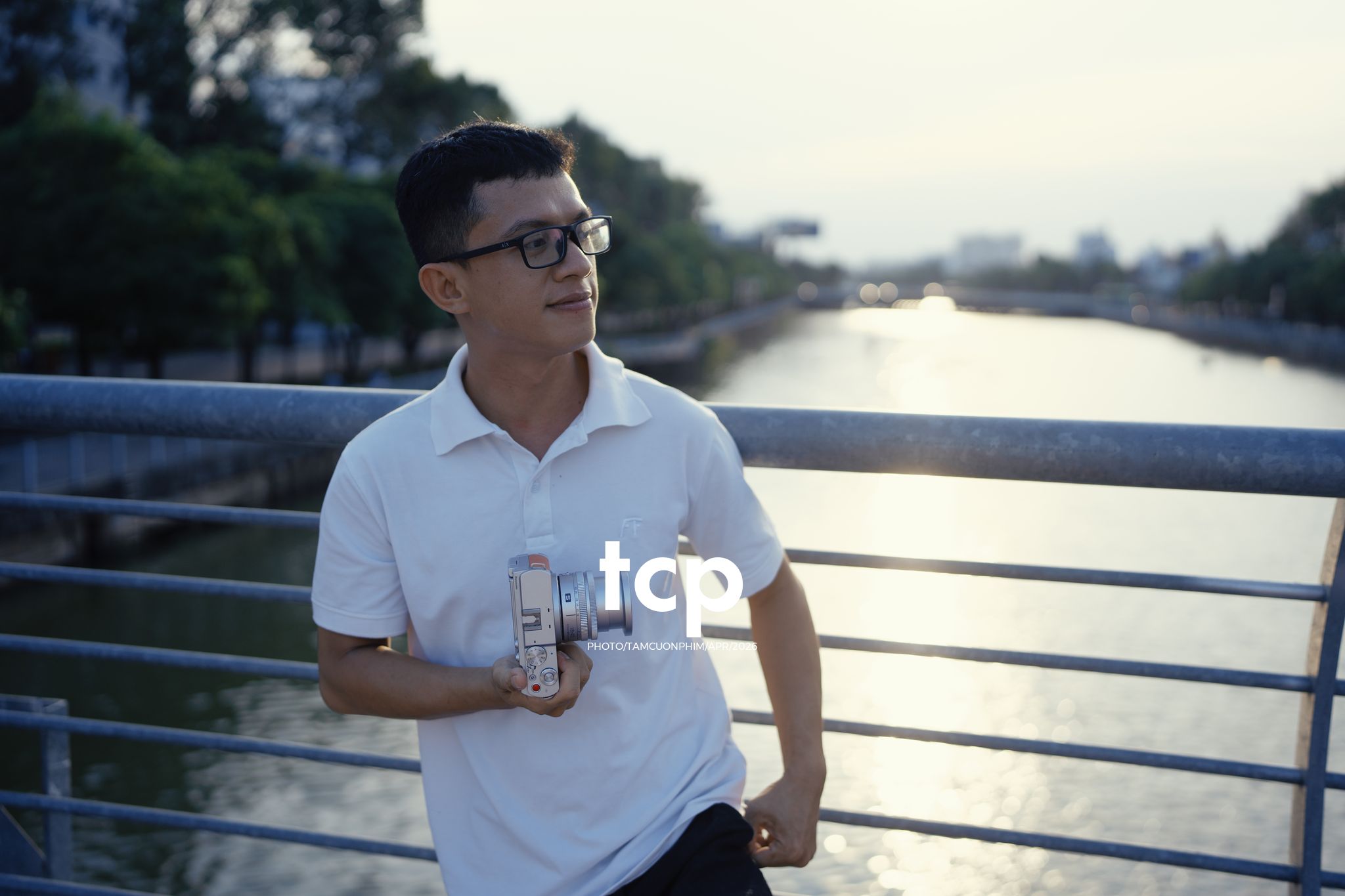 Tám Cuộn Phim - Một ngày dạo phố đầy những mảnh ghép chữa lành