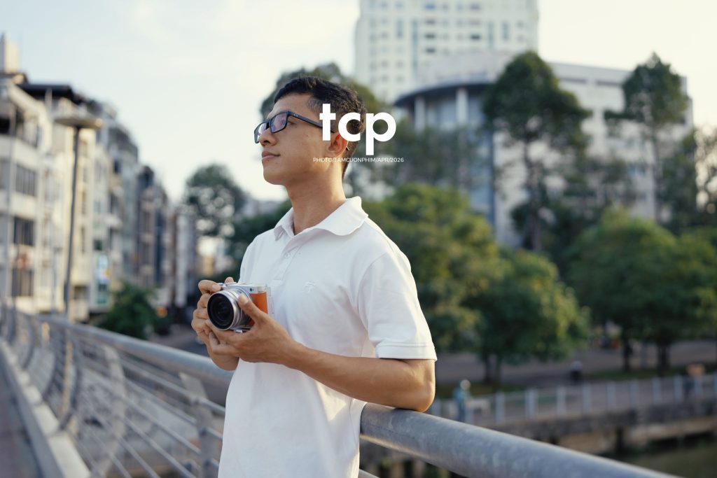 Tám Cuộn Phim - Một ngày dạo phố đầy những mảnh ghép chữa lành