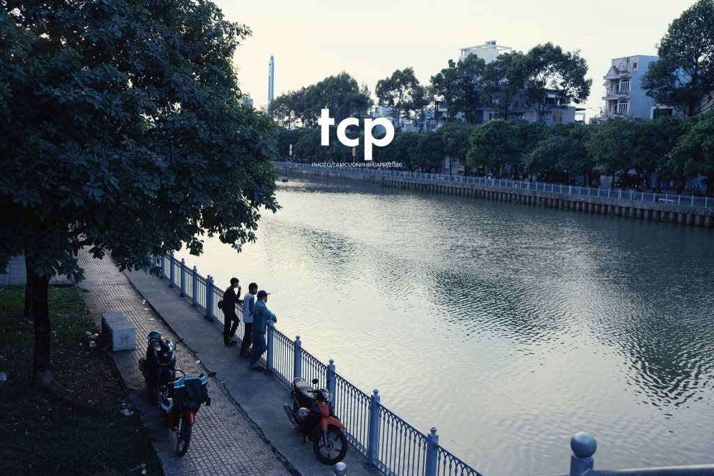 Tám Cuộn Phim - Một ngày dạo phố đầy những mảnh ghép chữa lành