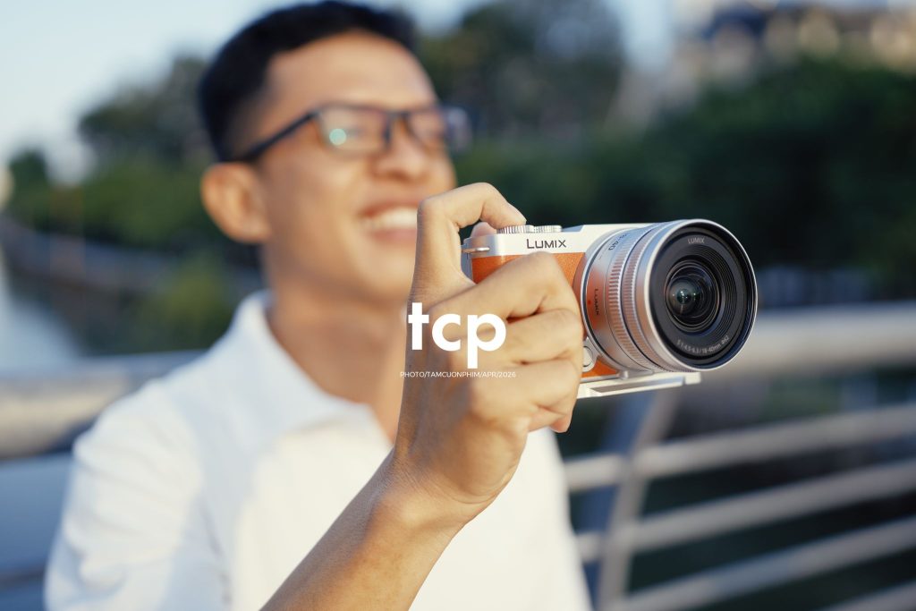 Tám Cuộn Phim - Một ngày dạo phố đầy những mảnh ghép chữa lành
