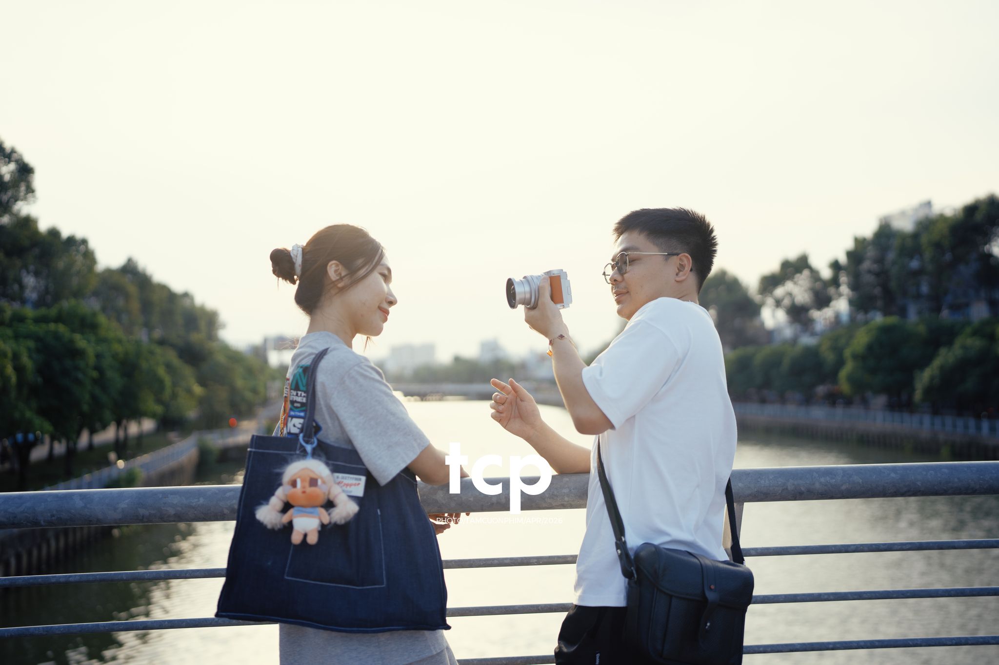 Tám Cuộn Phim - Một ngày dạo phố đầy những mảnh ghép chữa lành