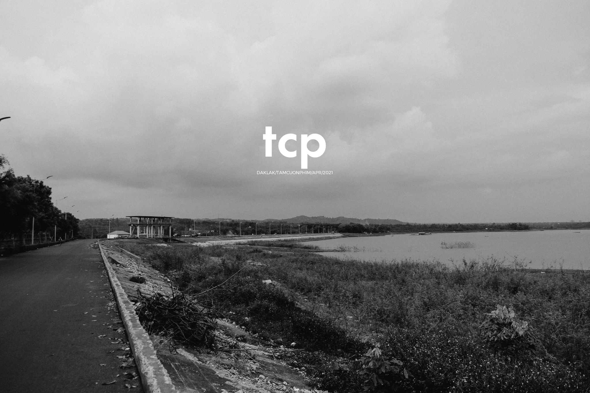 Tám Cuộn Phim - Màn hình điện thoại