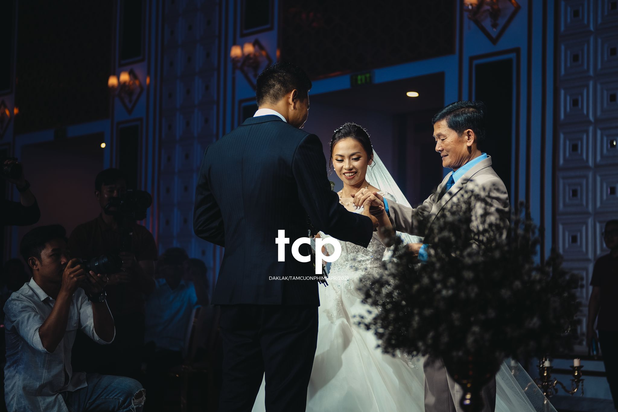 Tám Cuộn Phim - Nồi lẩu