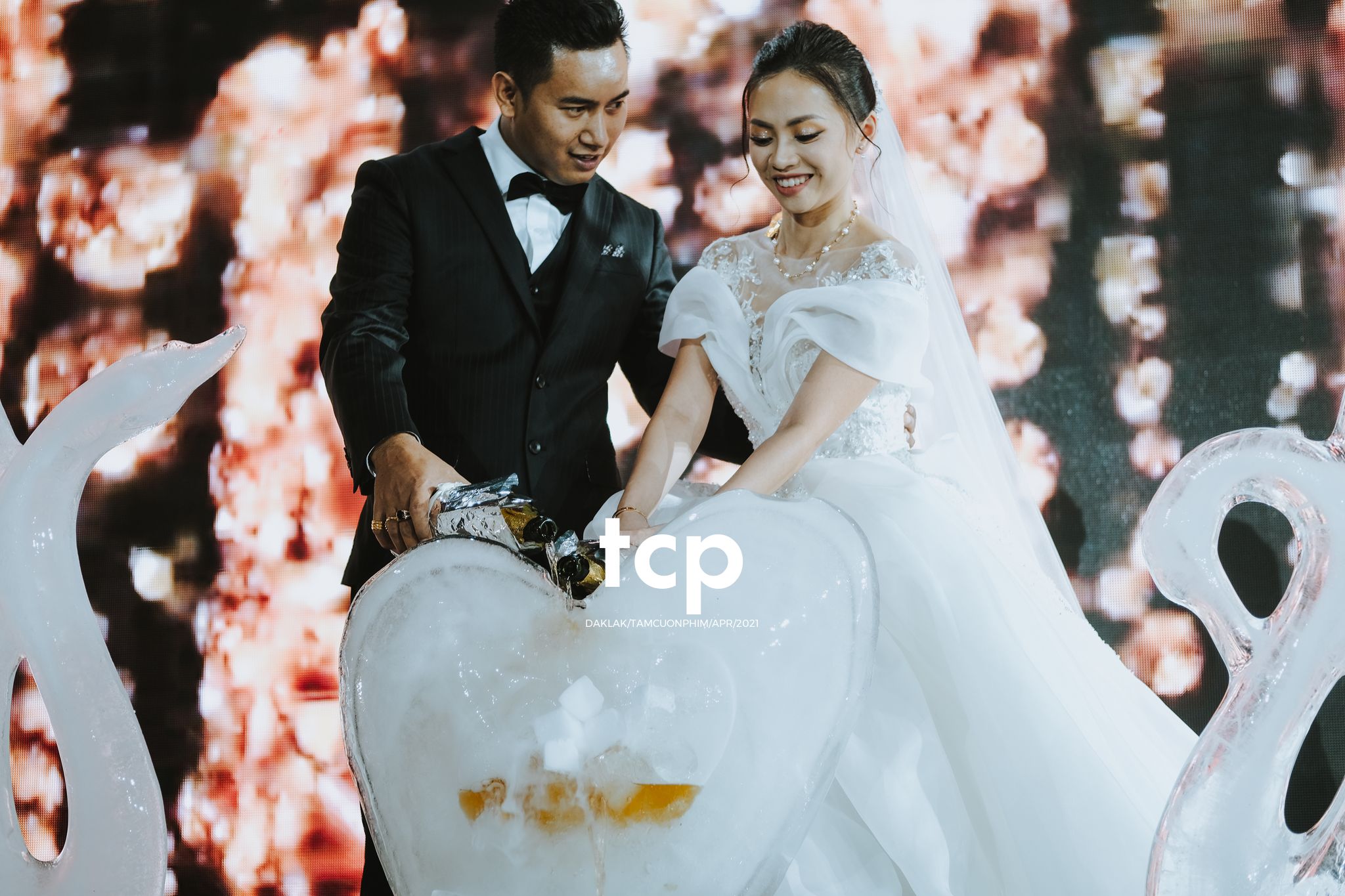 Tám Cuộn Phim - Nồi lẩu