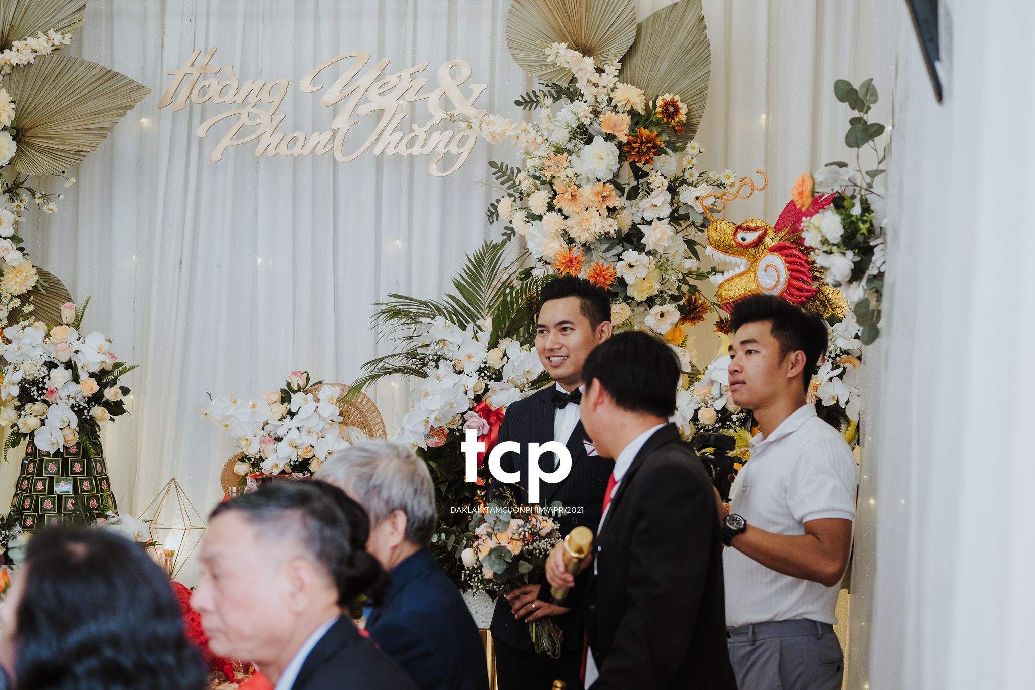 Tám Cuộn Phim - Nồi lẩu