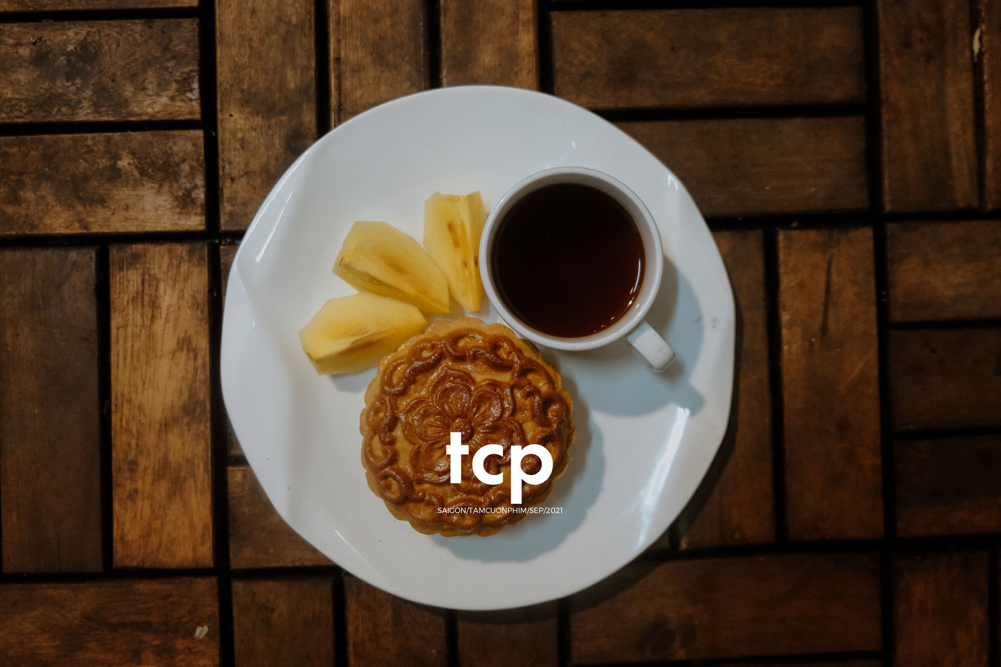 Tám Cuộn Phim - Chỏm lông nâu