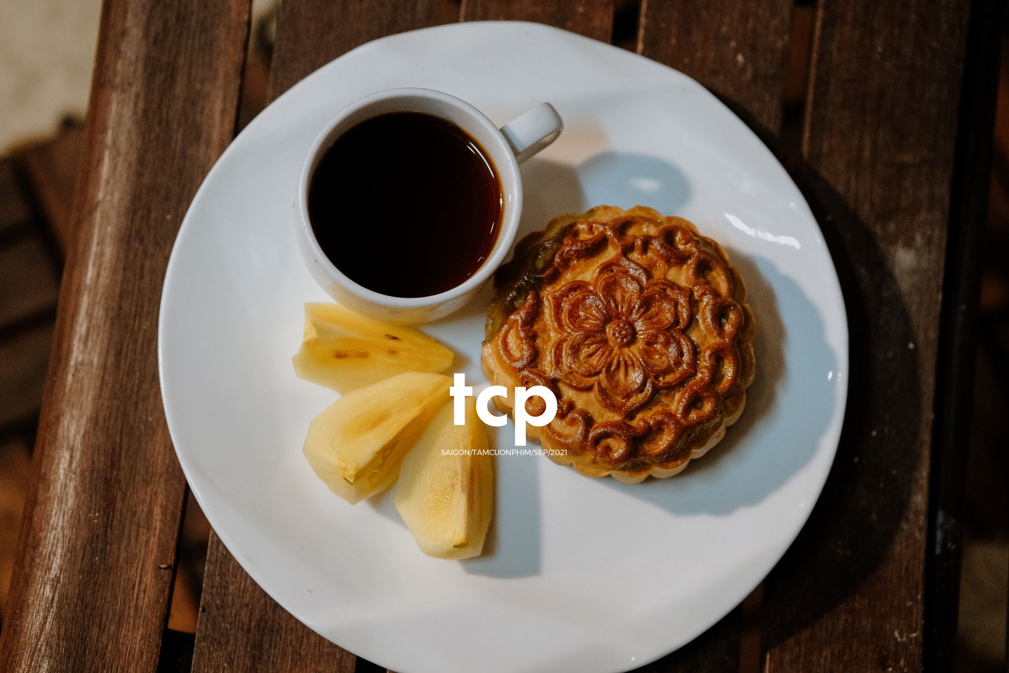 Tám Cuộn Phim - Chỏm lông nâu
