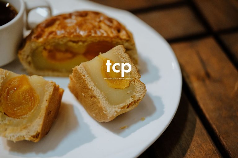 Tám Cuộn Phim - Chỏm lông nâu