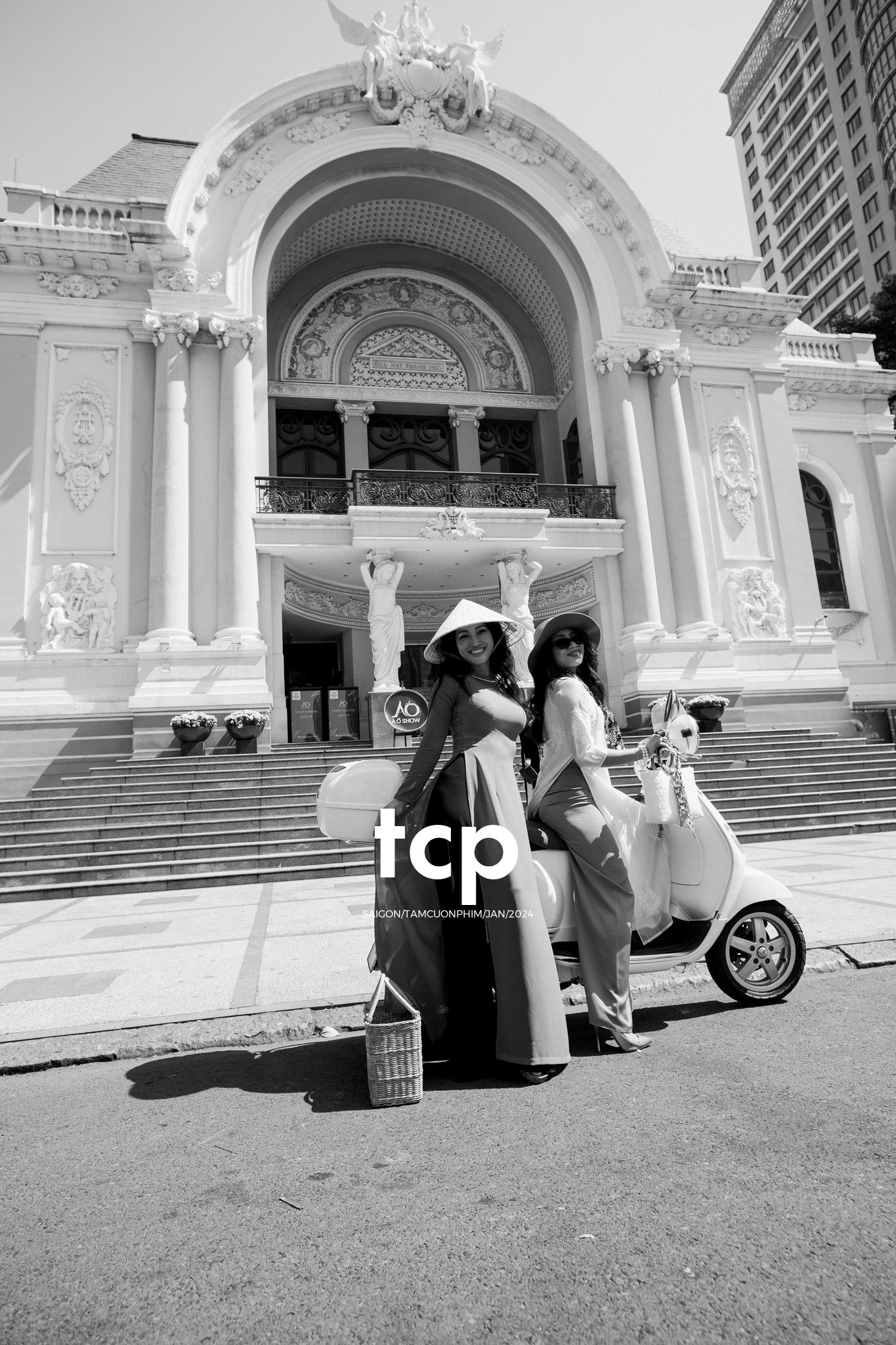 Tám Cuộn Phim - Nụ cười thả lỏng