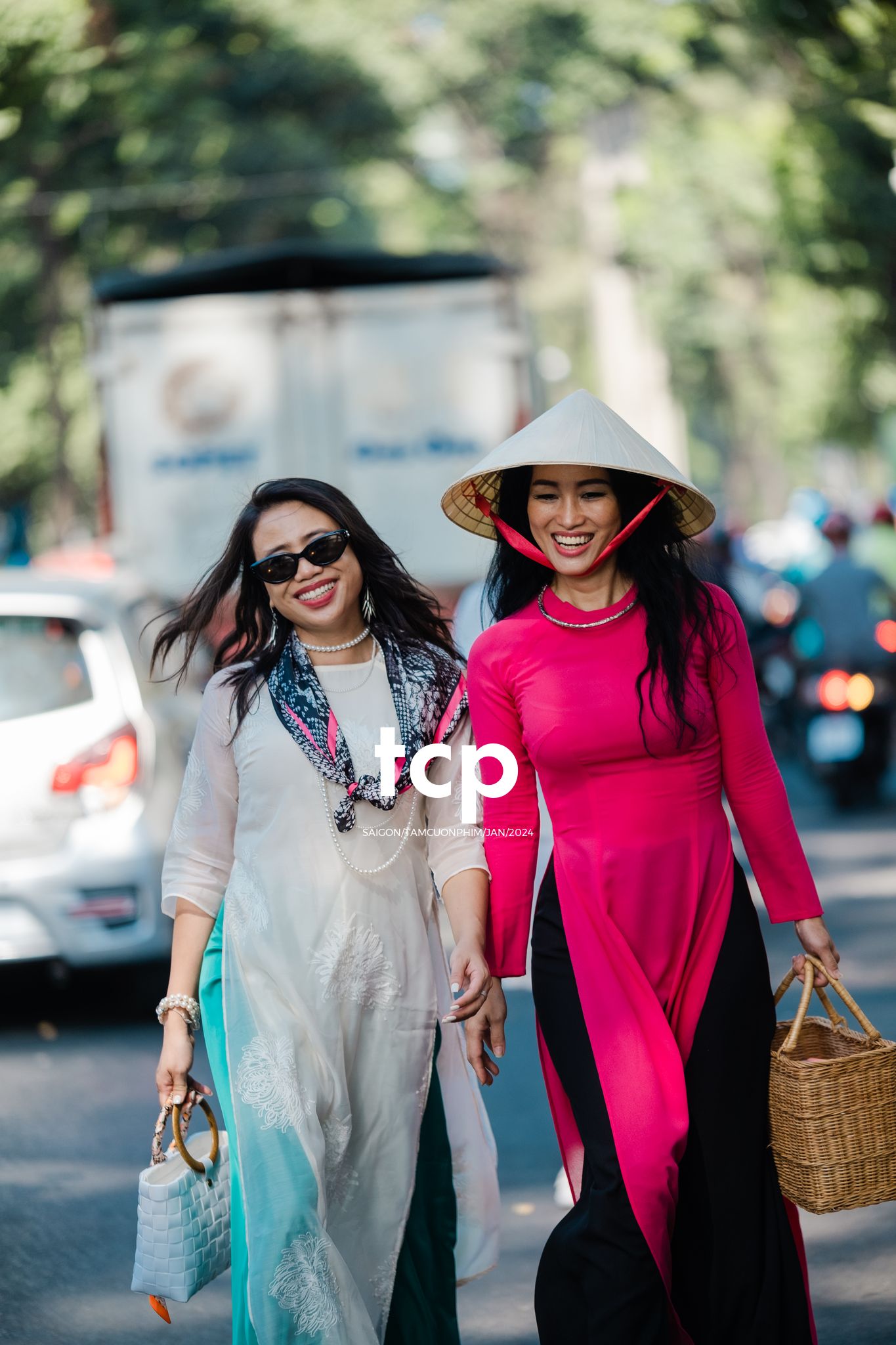 Tám Cuộn Phim - Nụ cười thả lỏng