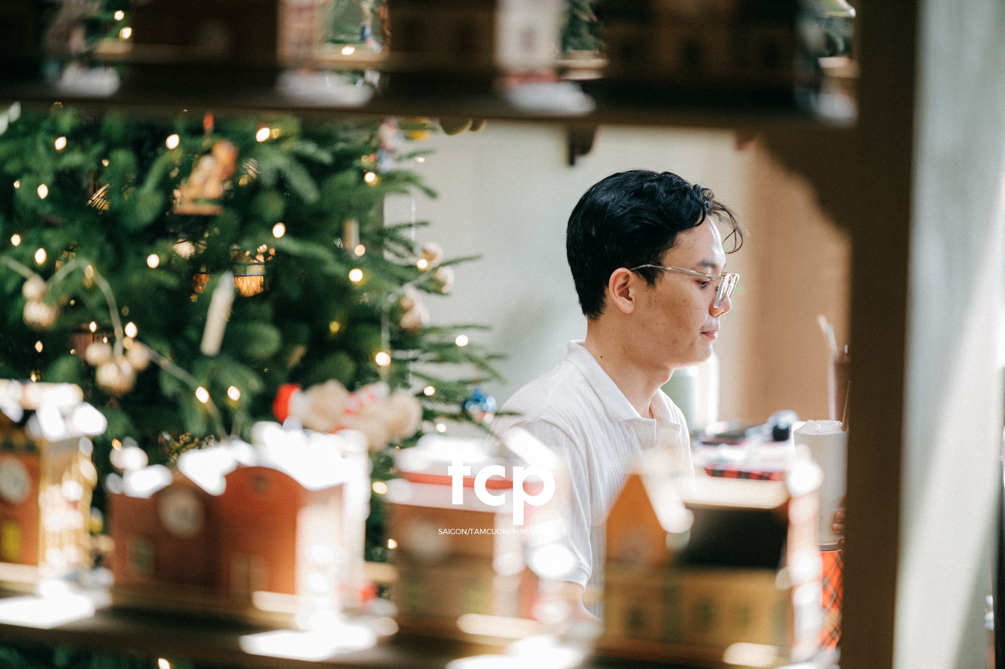 Tám Cuộn Phim - Chiếc ống hút giữ bạn ngồi yên